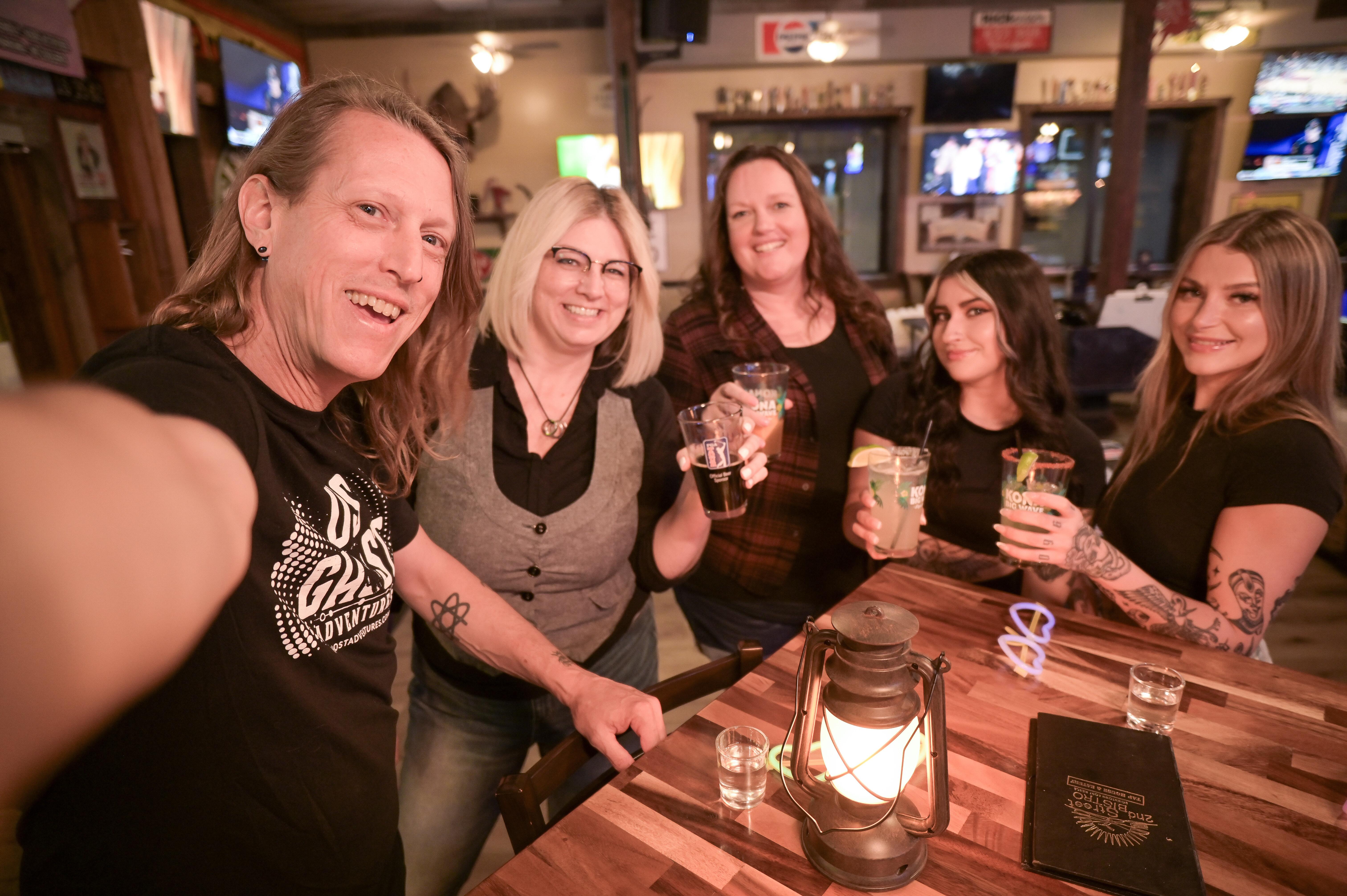 Sacramento Haunted Pub Crawl: Ghosts, Boos & Booze