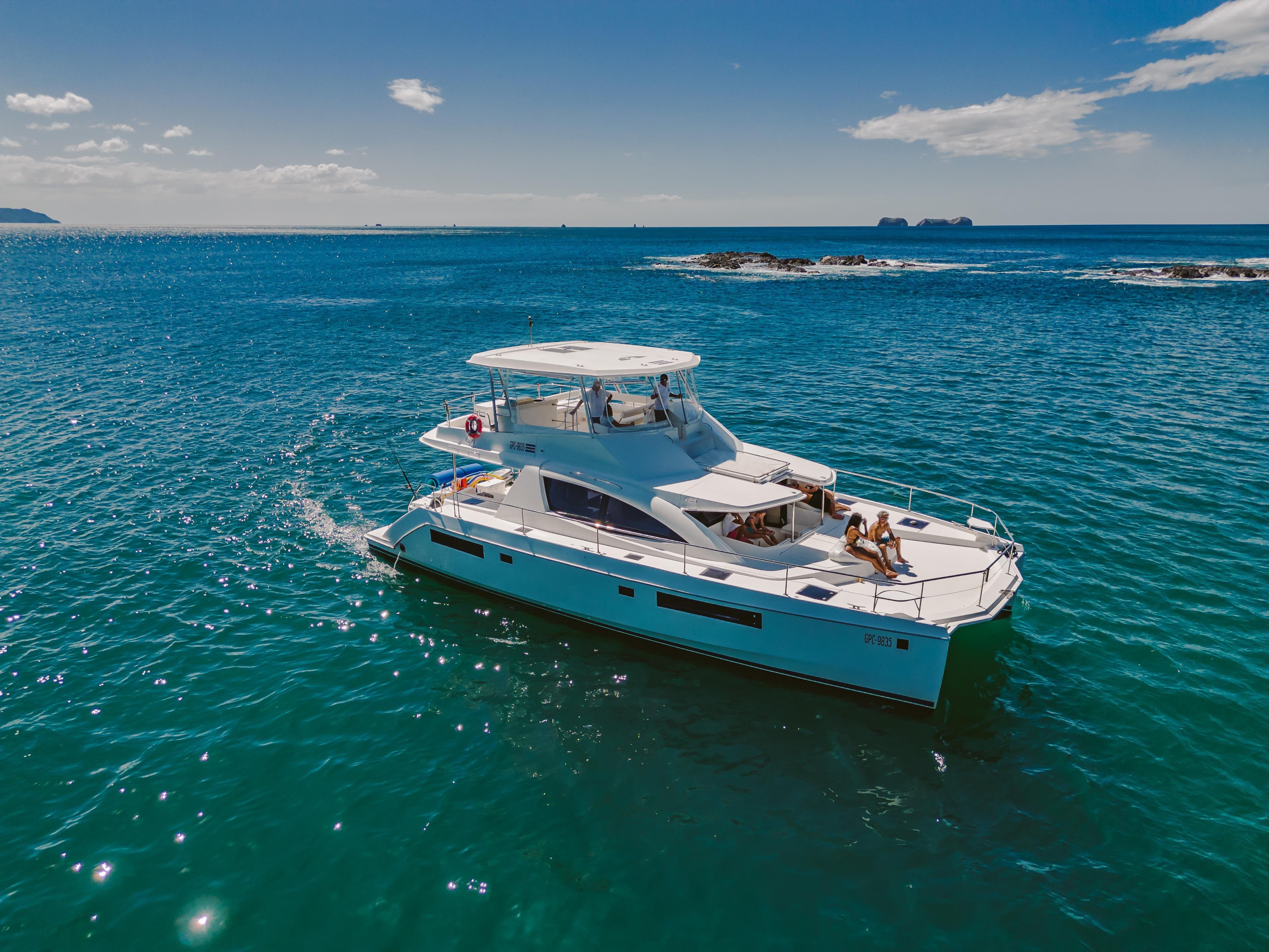 Private Sunset Yacht Charter – Flamingo & Tamarindo Coast
