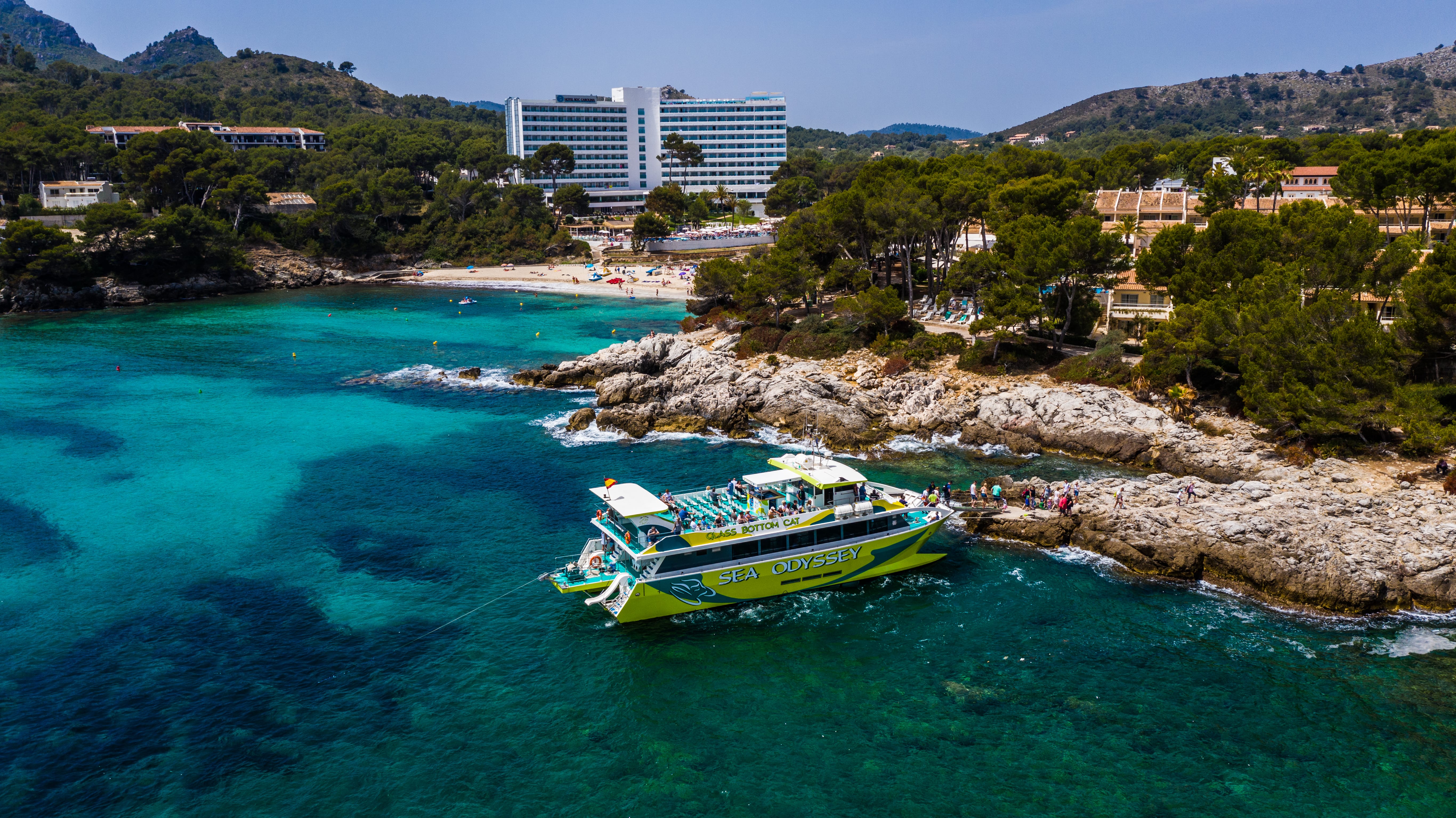 Crociera in catamarano con fondo di vetro sulla costa orientale