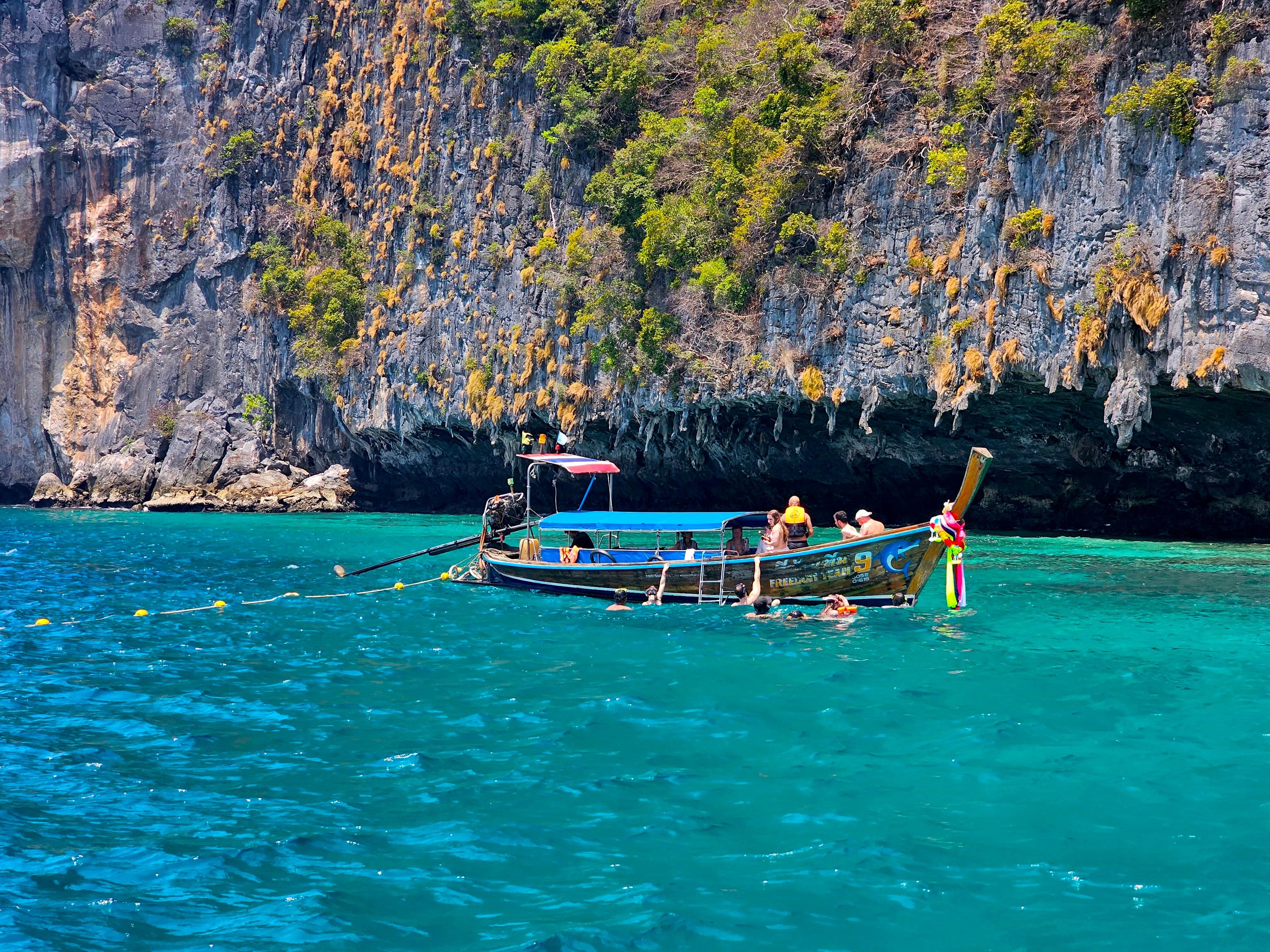 Phuket to Phi Phi Islands: Private Longtail Boat Day Trip