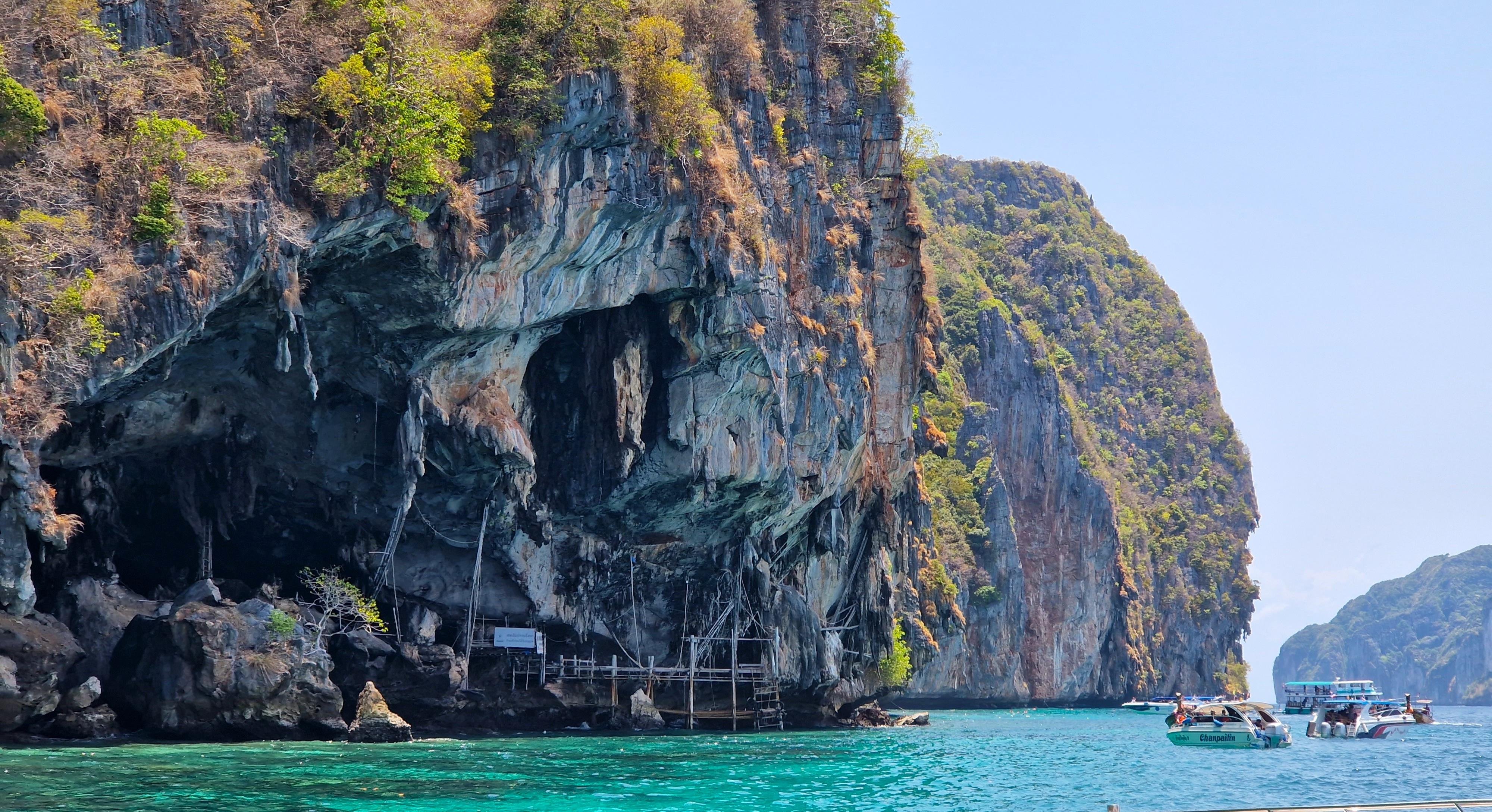 Phuket to Phi Phi Islands: Private Longtail Boat Day Trip