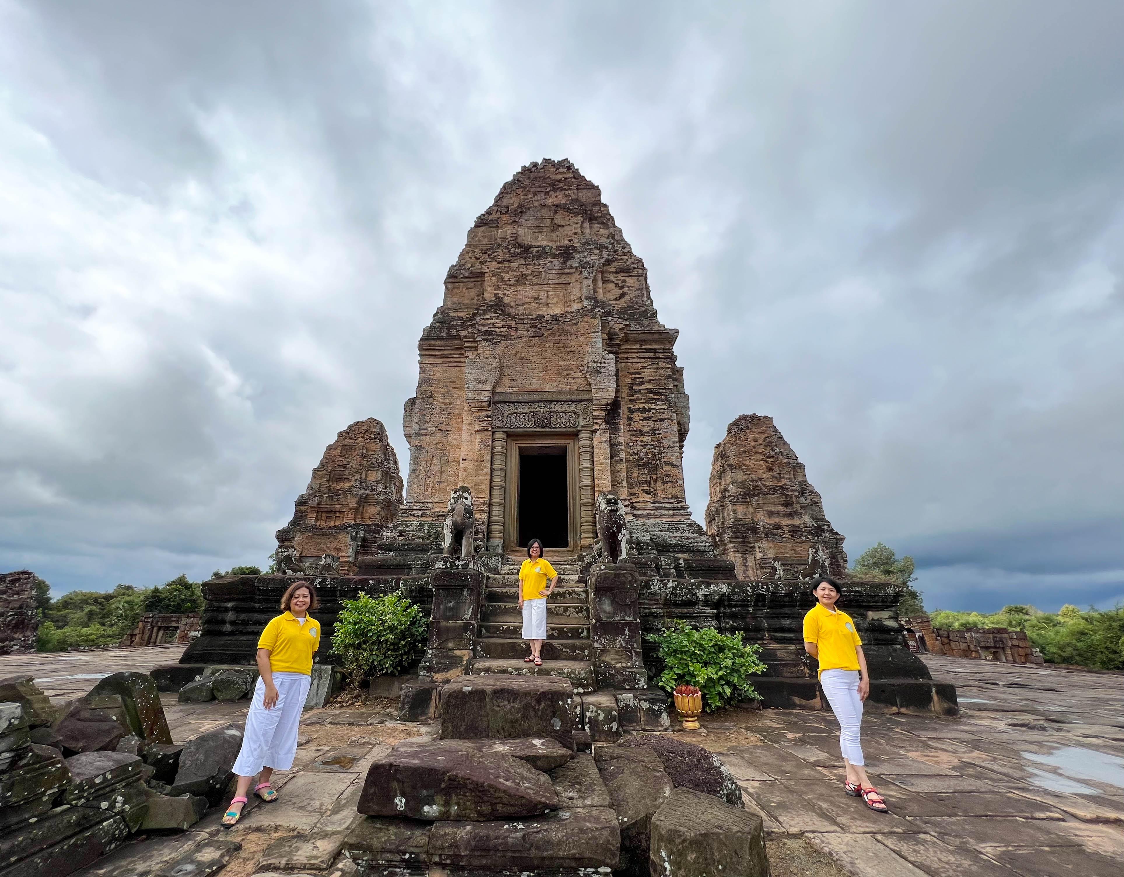 Angkor Wat Sunrise & Temple E-Bike Adventure