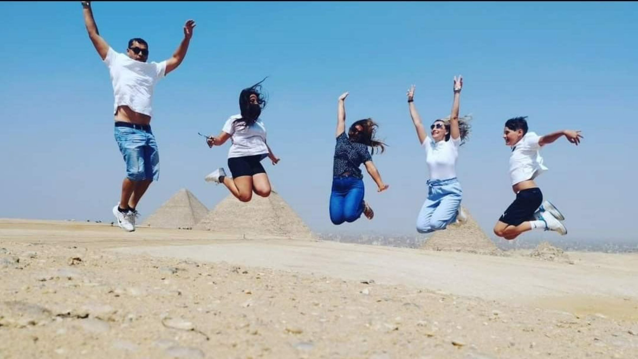 Private Giza Pyramids & Grand Egyptian Museum Tour