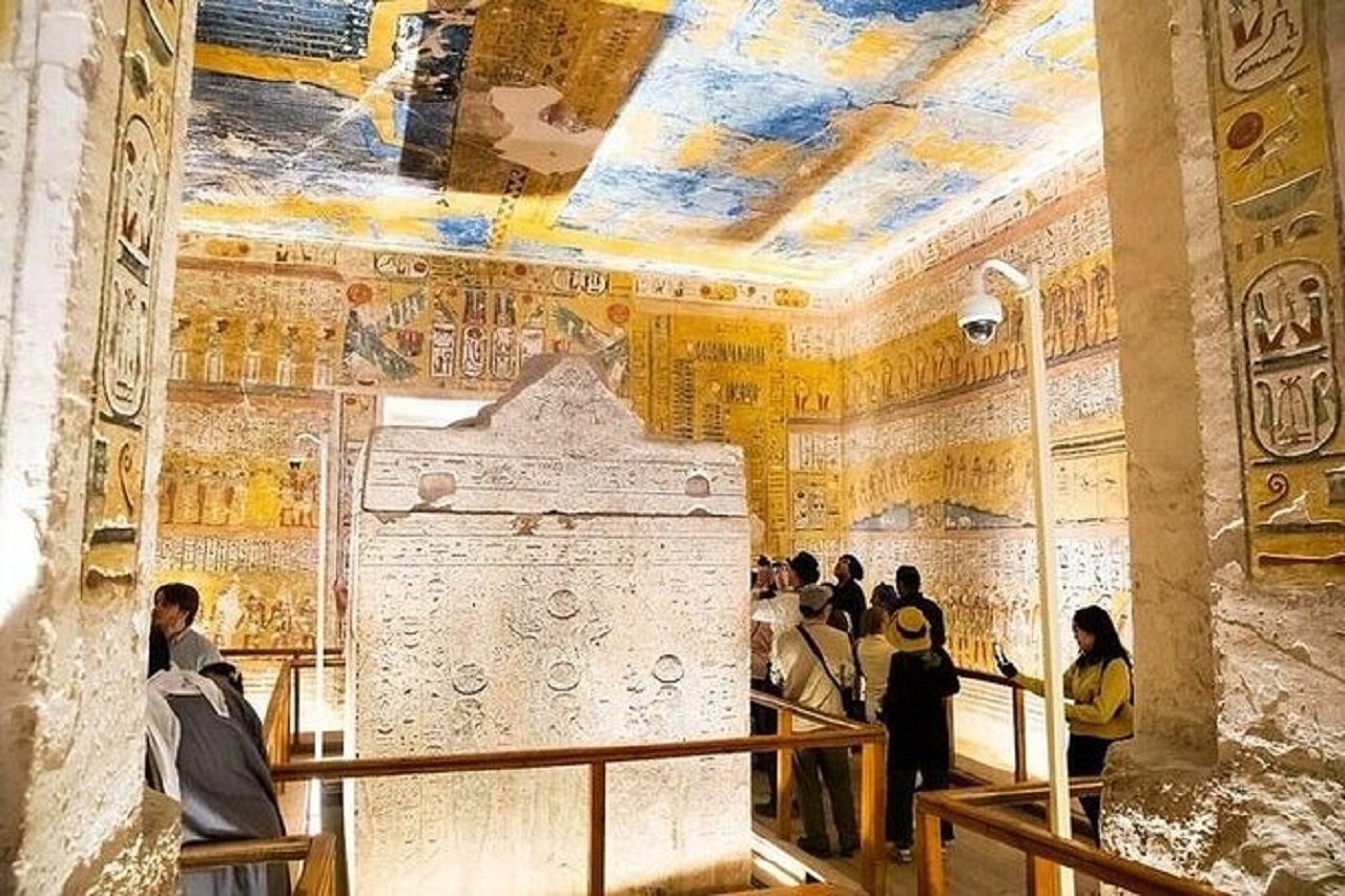 5-Day Private Egyptian Highlights Expedition with Domestic Flights