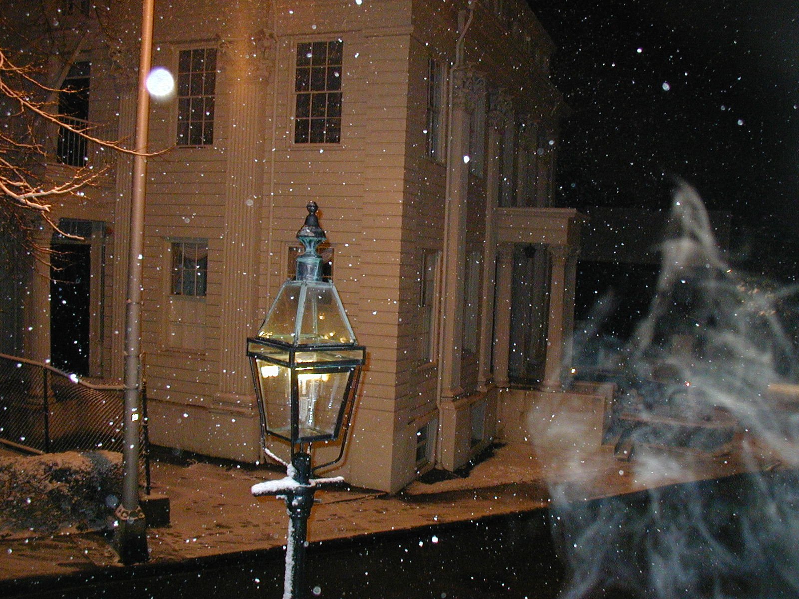 Newport Paranormal Ghost Walking Tour