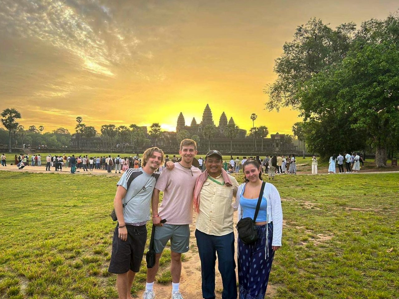 Siem Reap: Angkor Wat Sunrise & Multi-Temple Small Group Tour