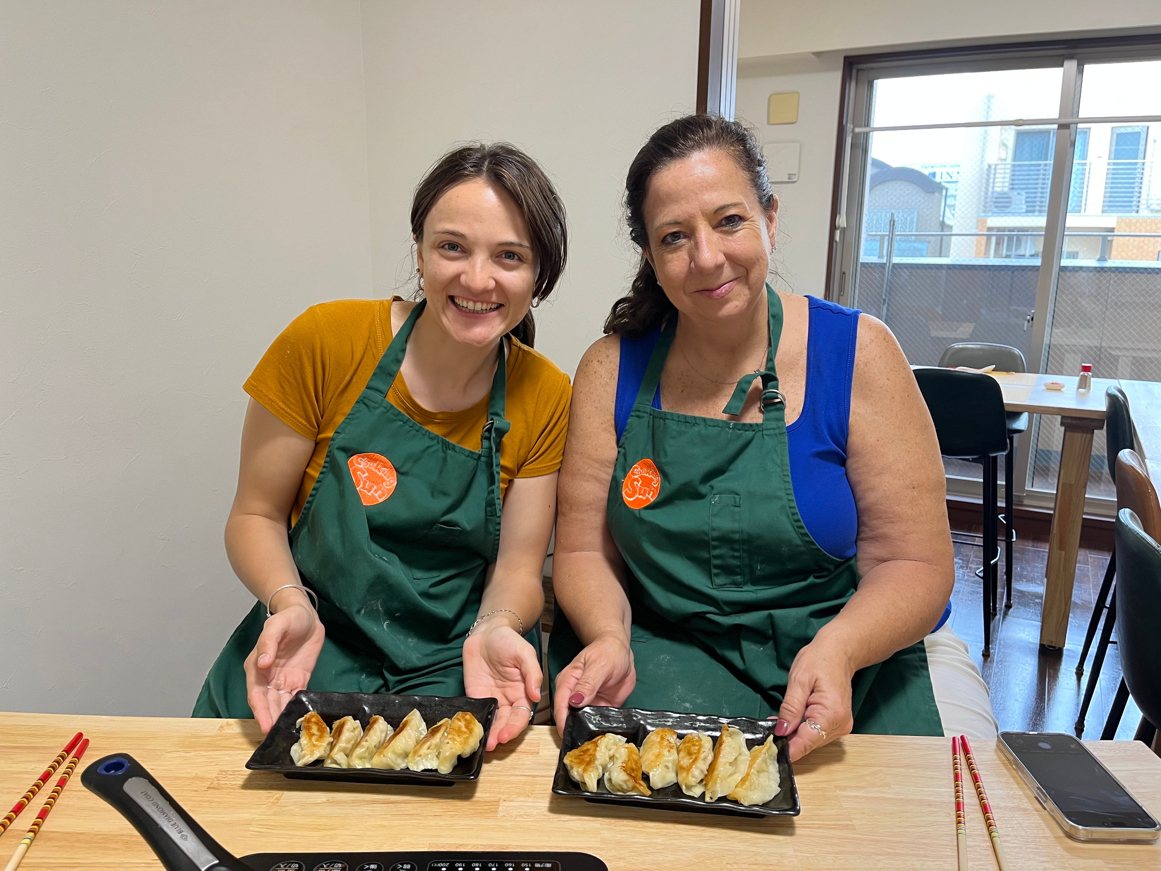 Osaka cooking class — takoyaki pan, ramen, hand-rolled sushi and the okonomiyaki griddle — image 2