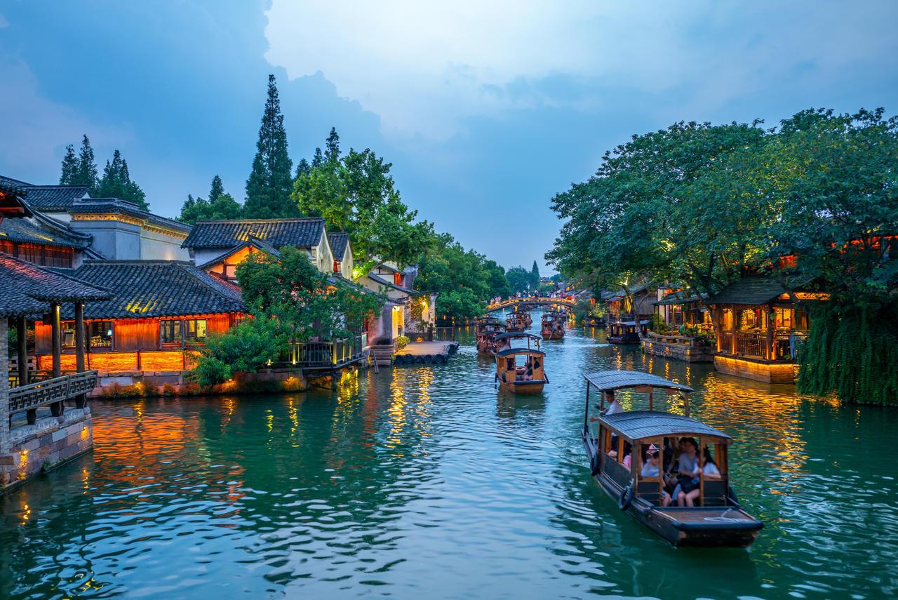 Private Shanghai & Zhujiajiao Water Town Discovery