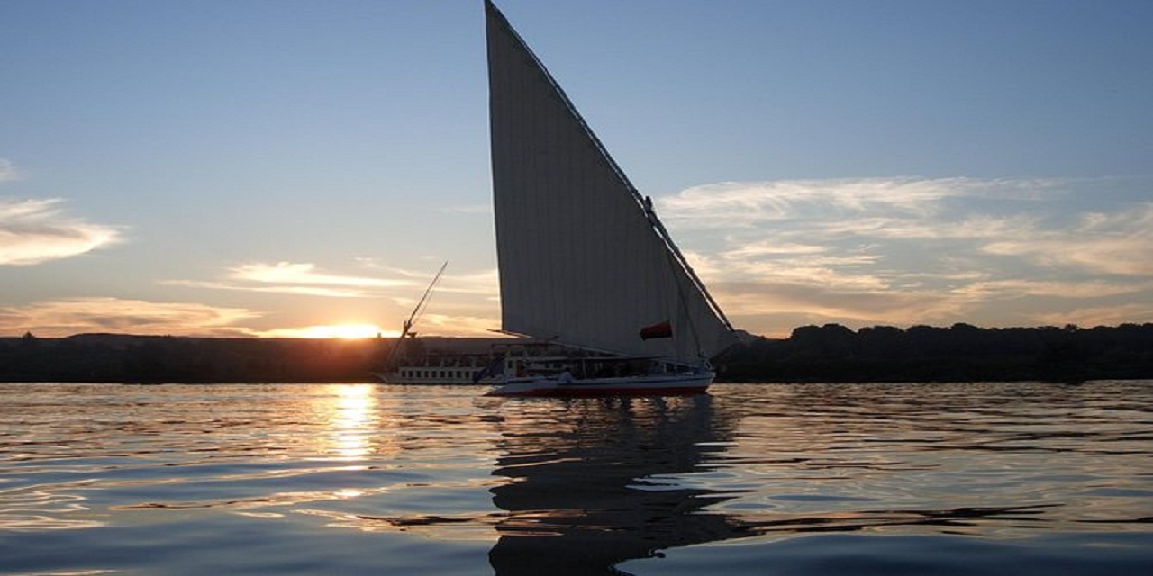 Traditional Felucca Sailing Experience on the Nile with Egyptian Cuisine