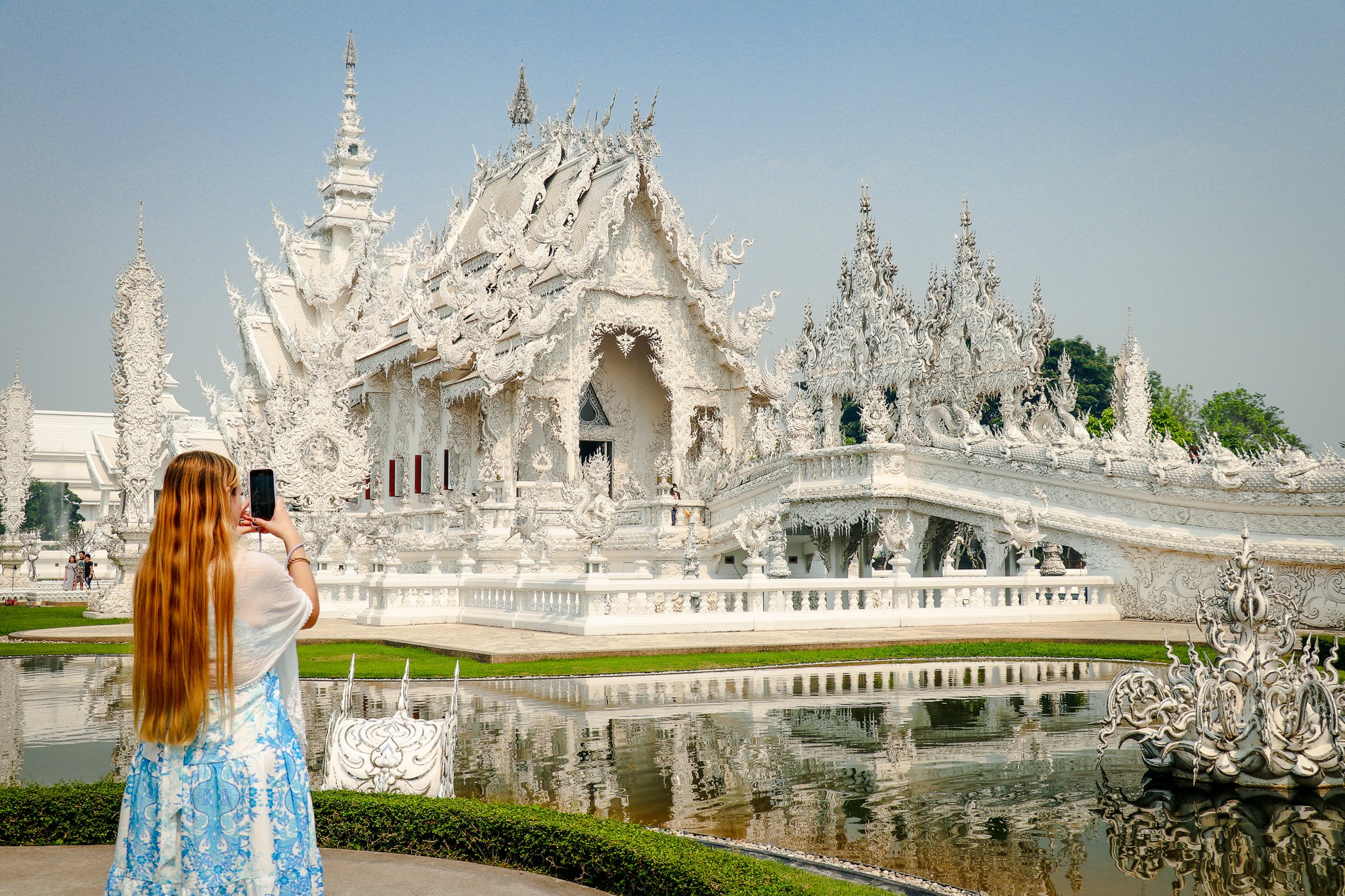 Chiang Rai Temple Discovery: White, Blue & Black House Day Trip