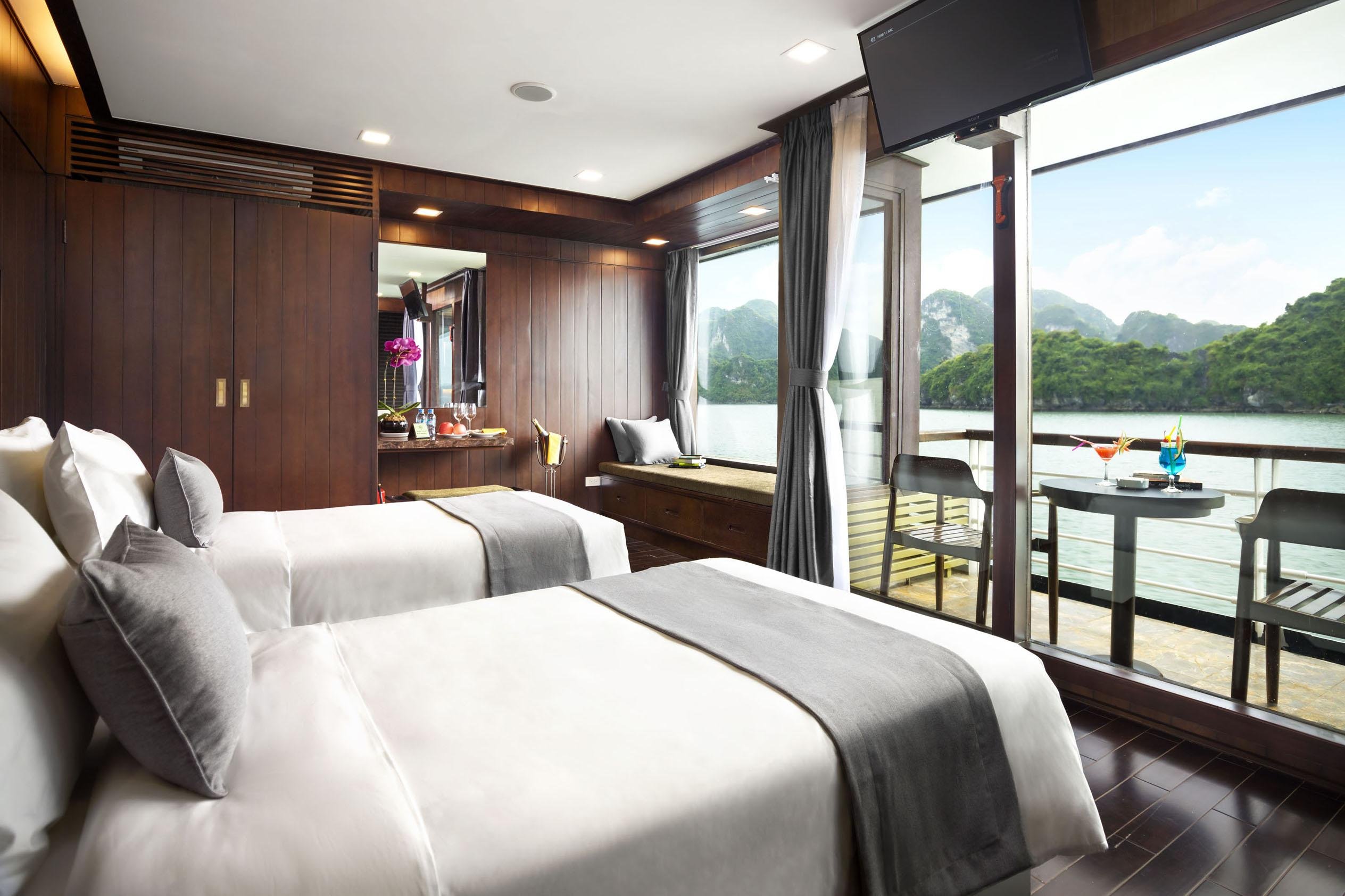 Hanoi: 2-Day Lan Ha & Halong Bay 5-Star Cruise with Private Balcony