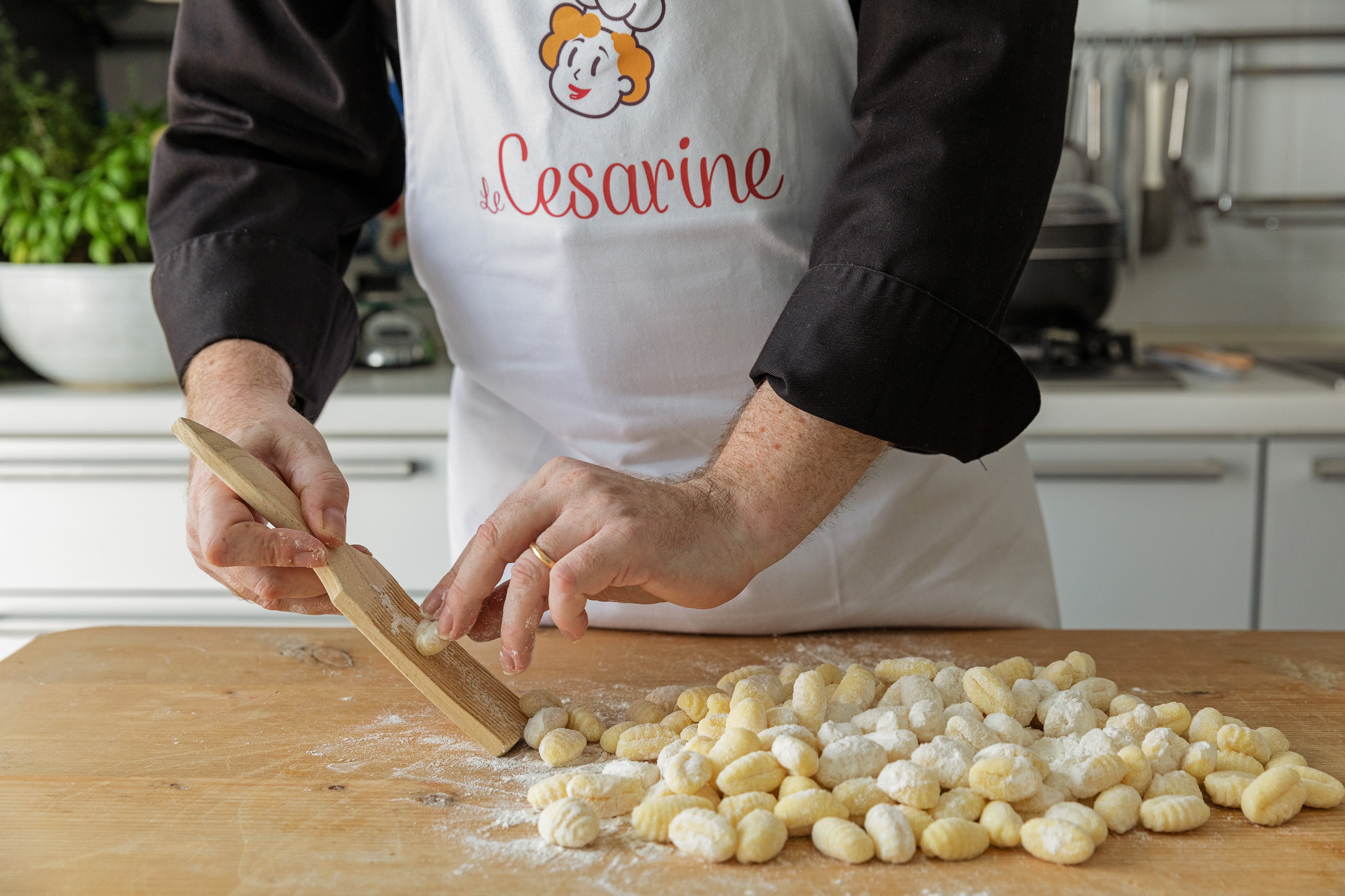 Lecce Pasta & Tiramisu Cooking Class in a Local Home