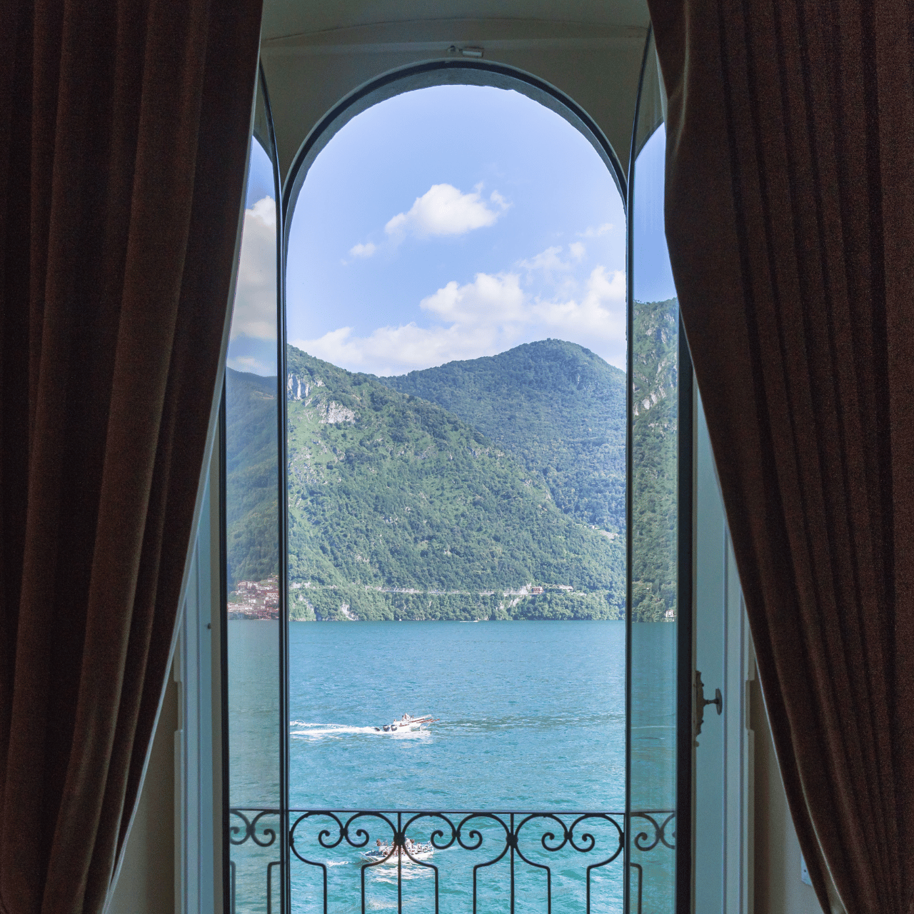 Lake Como: Villa del Balbianello Gardens & Ferry Package