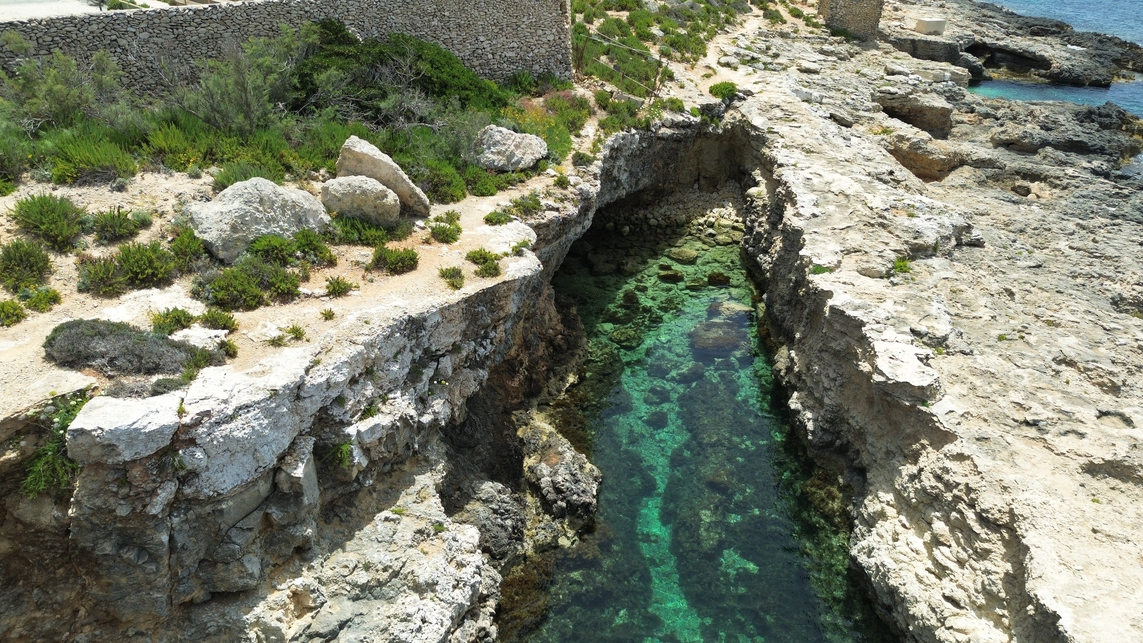 Comino Blue Lagoon, Gozo & Coastal Caves Powerboat Trip