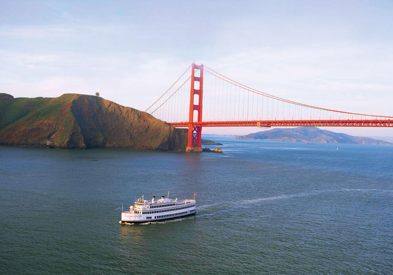 City Cruises San Francisco: Christmas Day Buffet Cruise