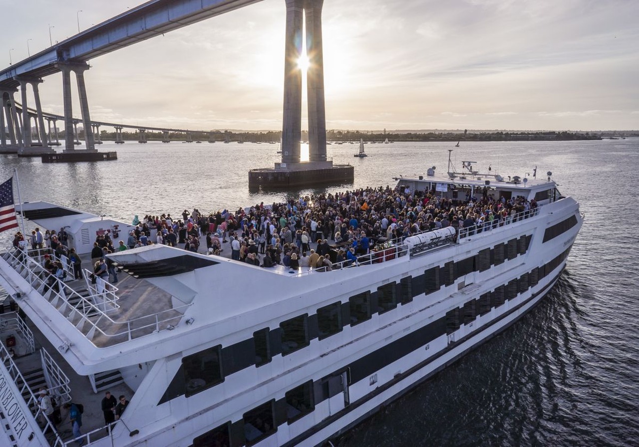 San Diego Bay Christmas Eve Brunch or Dinner Cruise
