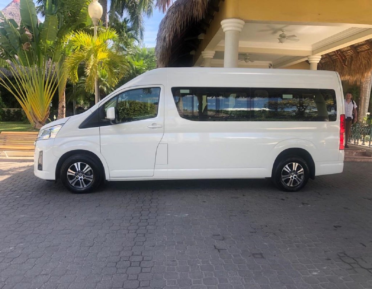 Private Airport Transfer: Santo Domingo & Major Destinations