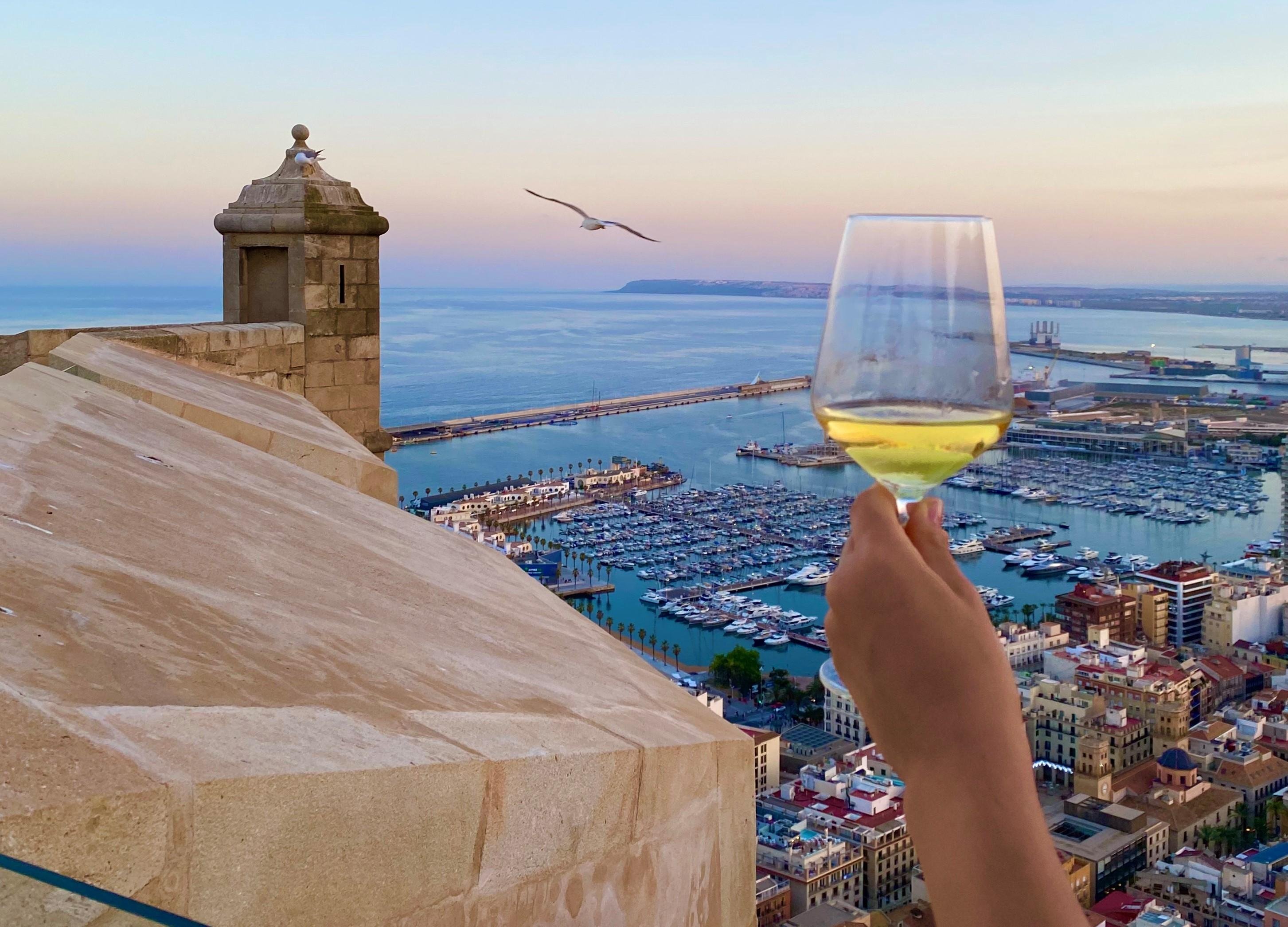 Wine & Tapas Experience at Santa Bárbara Castle