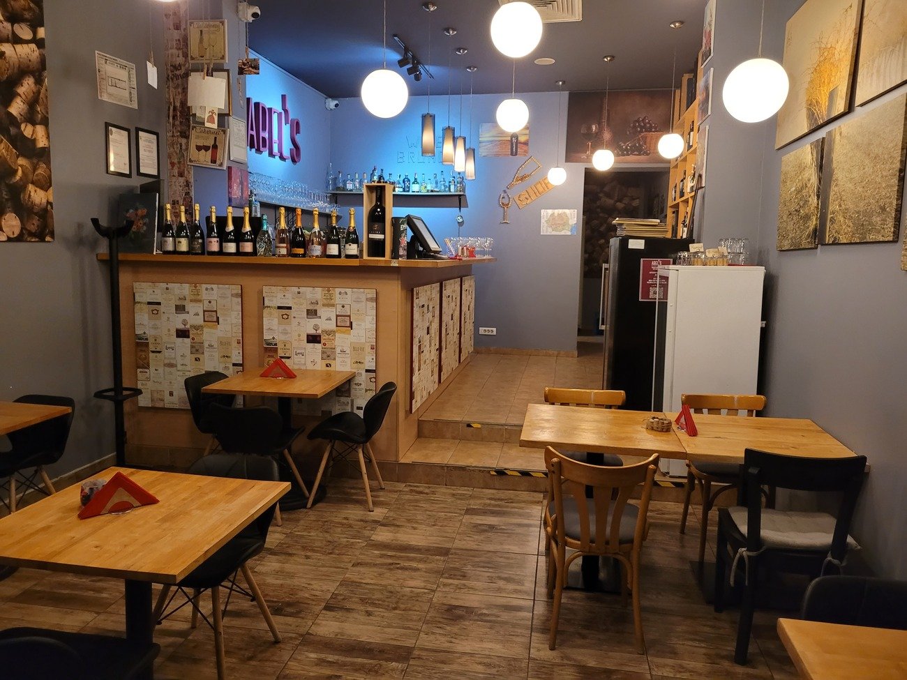 Bucharest: Private Romanian Wine Tasting Journey