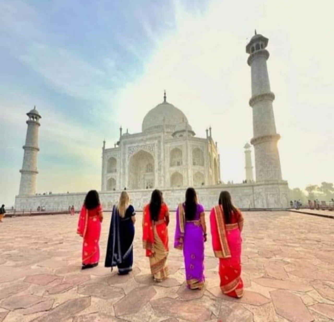 Taj Mahal Professional Photoshoot & Guided Tour