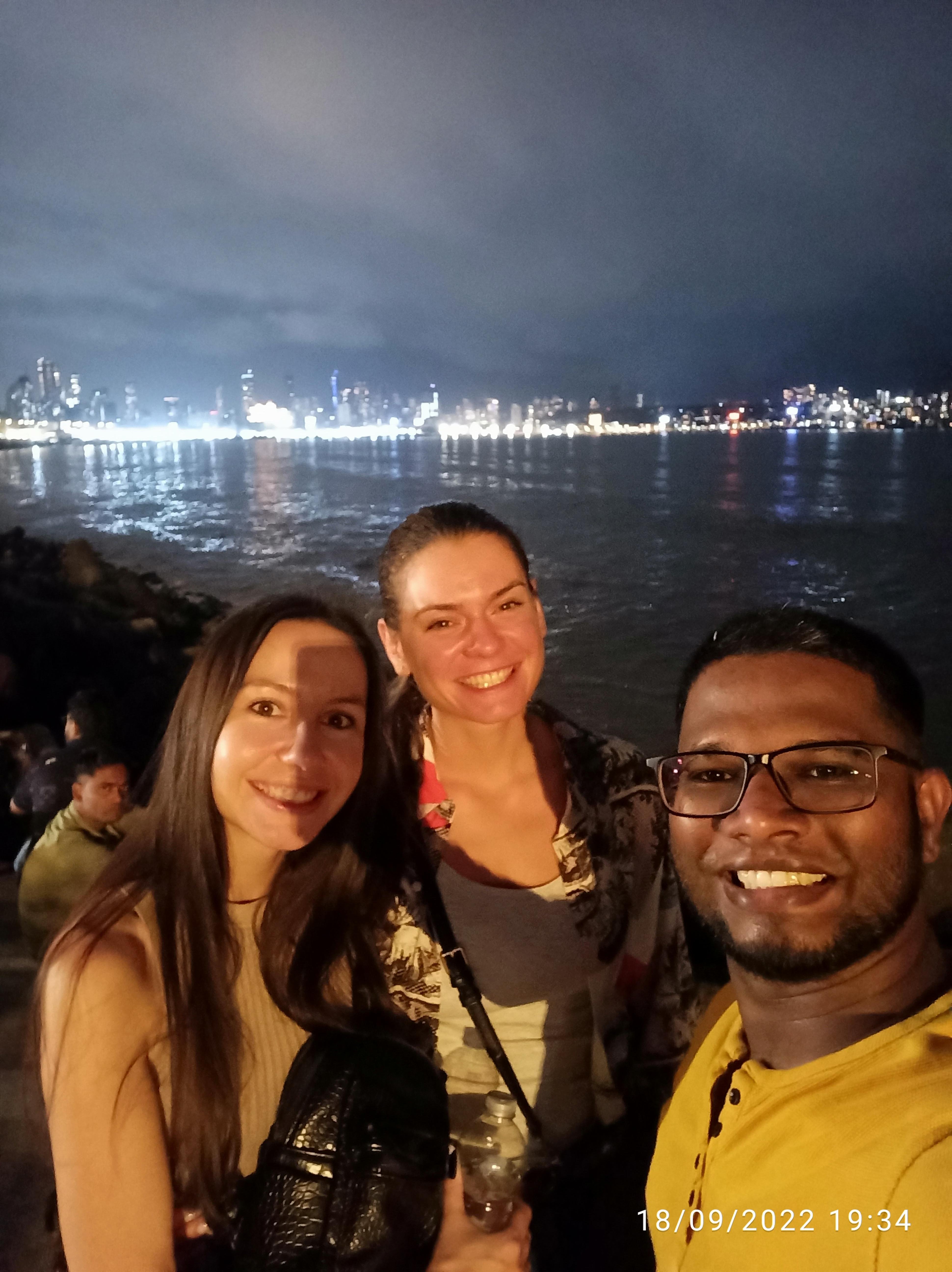 Mumbai After Dark: City Lights & Bazaar Night Tour