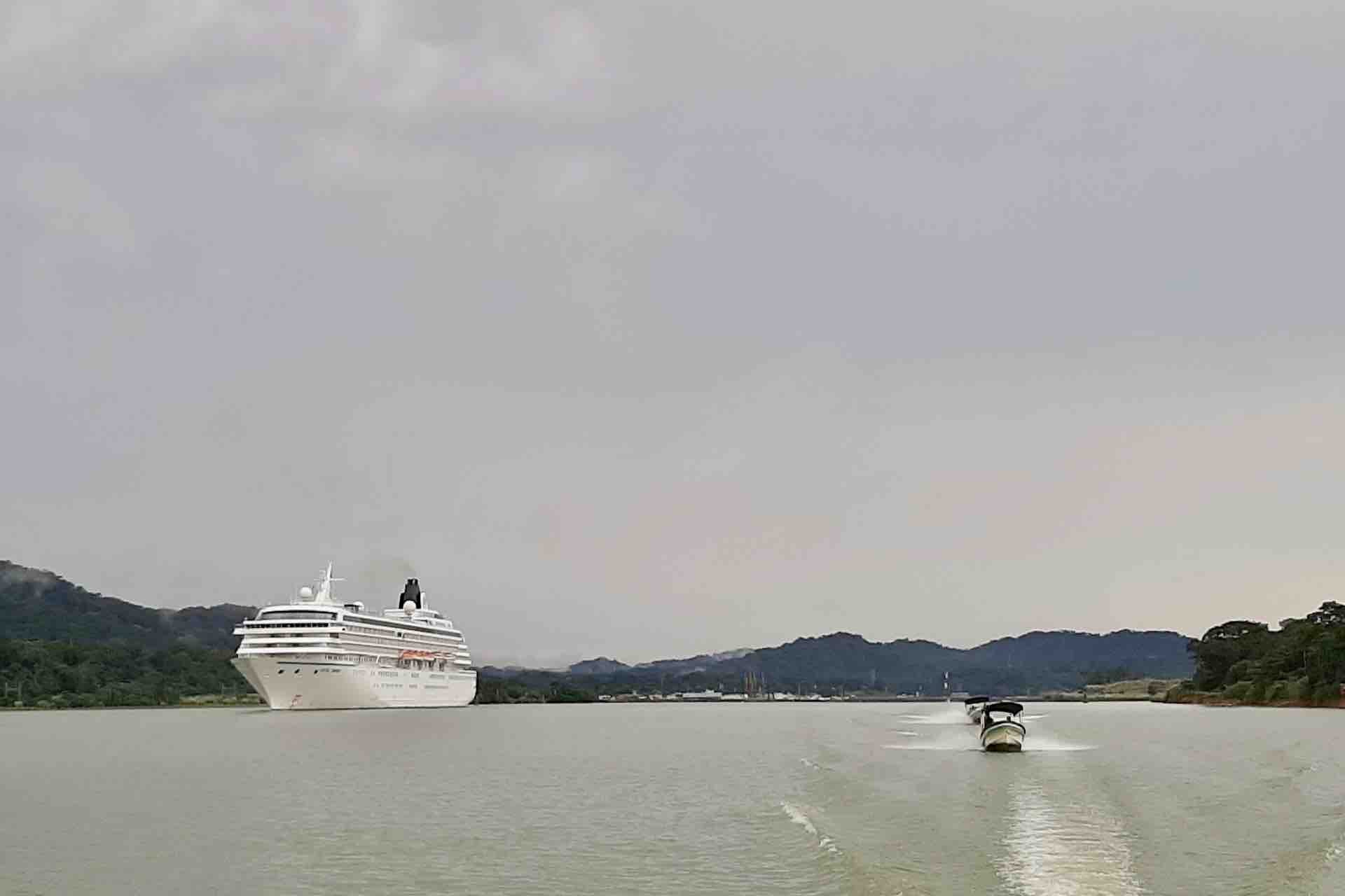 Panama Canal, Monkey Island & Sloth Sanctuary Expedition