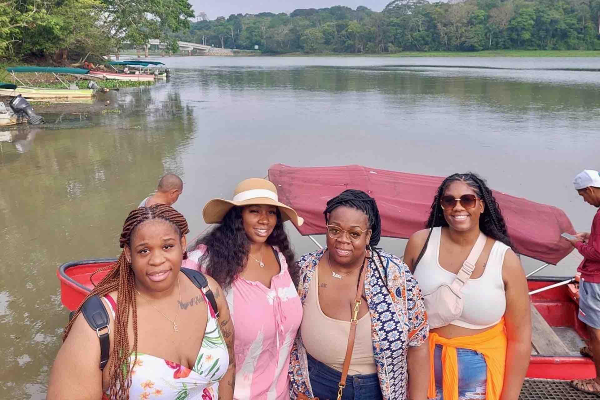 Panama Canal, Monkey Island & Sloth Sanctuary Expedition