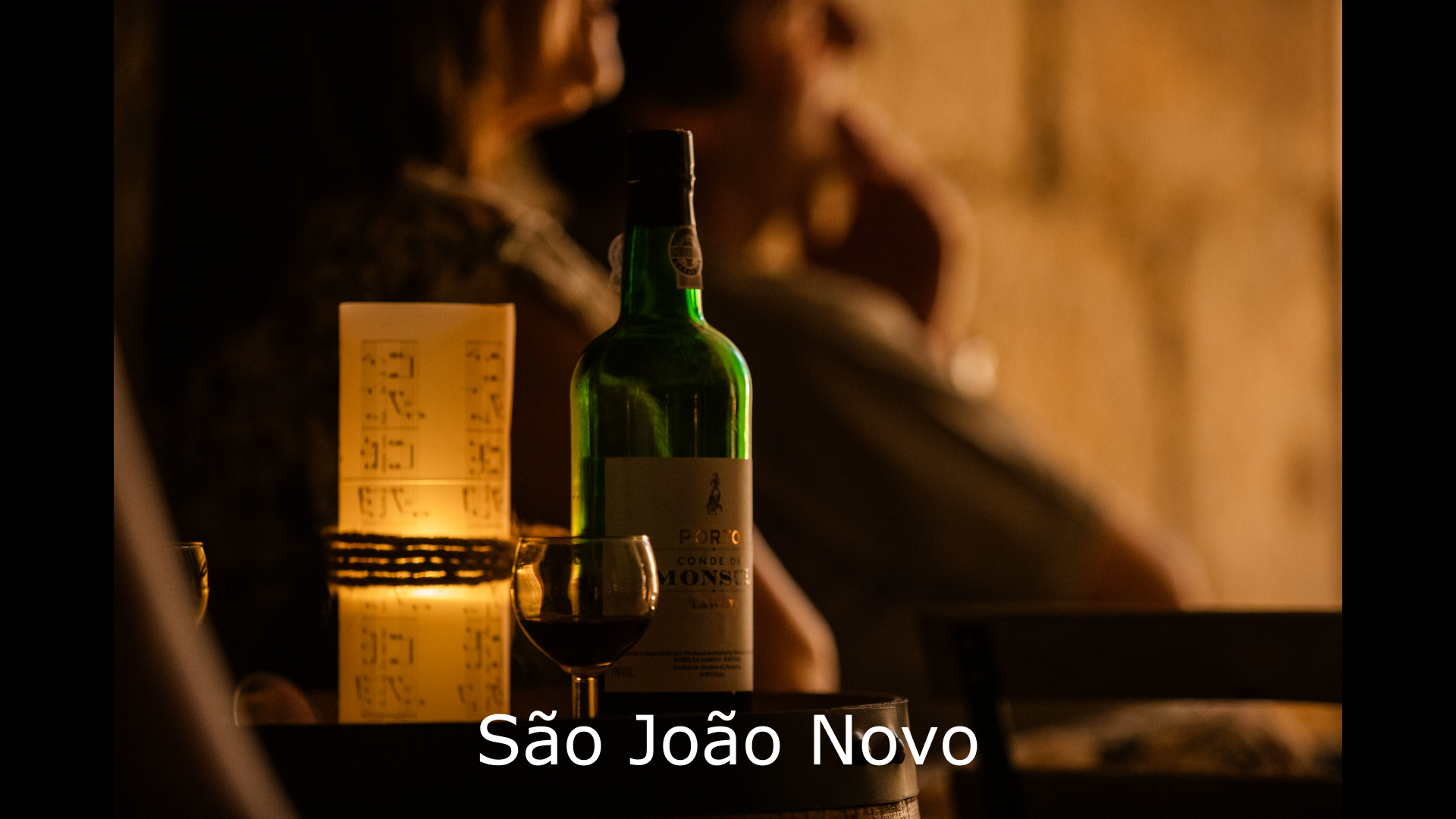Porto fado show, fado house interior and Portuguese guitar — image 3