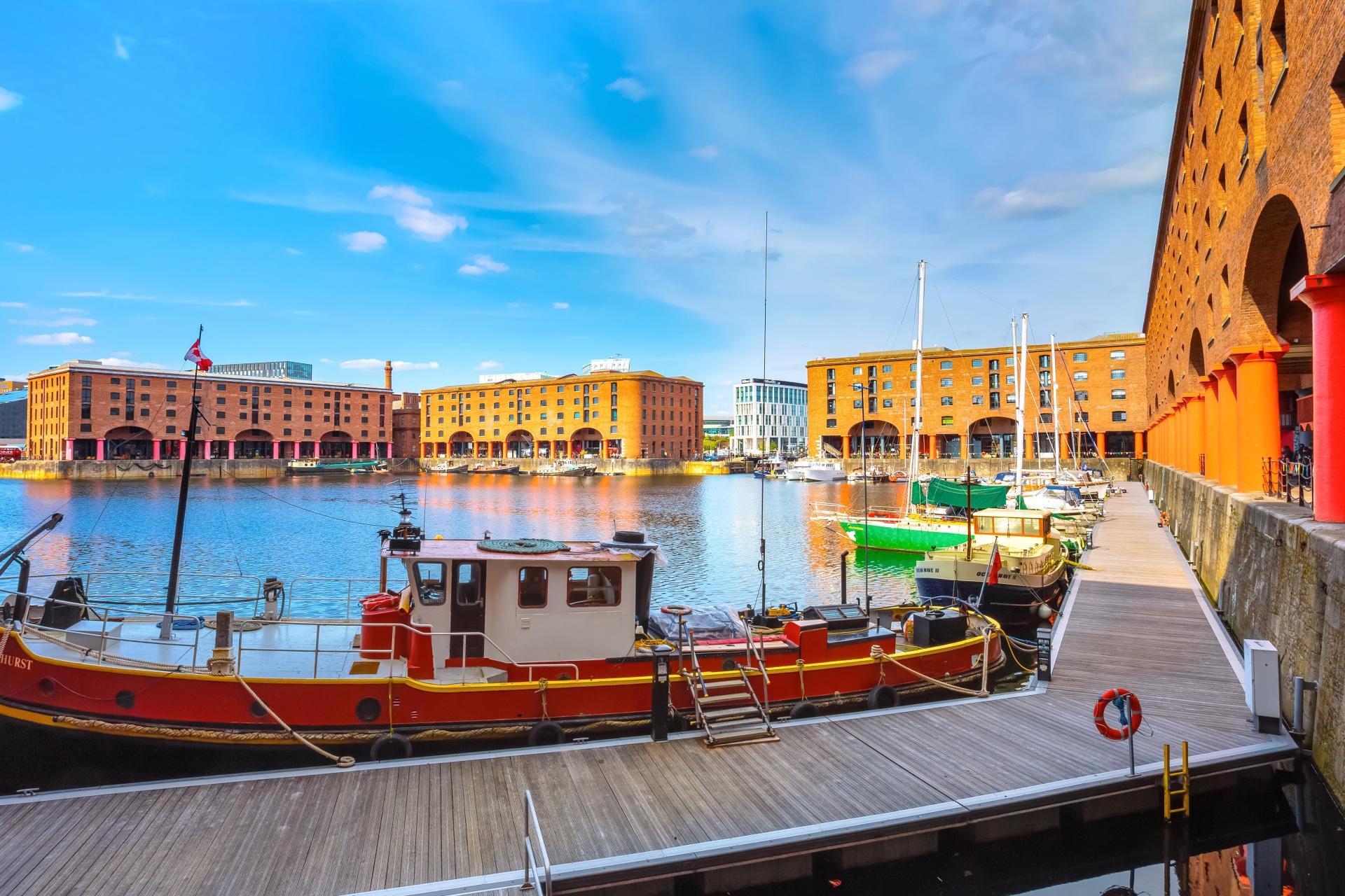 Liverpool Old Town Walk & Mersey River Cruise