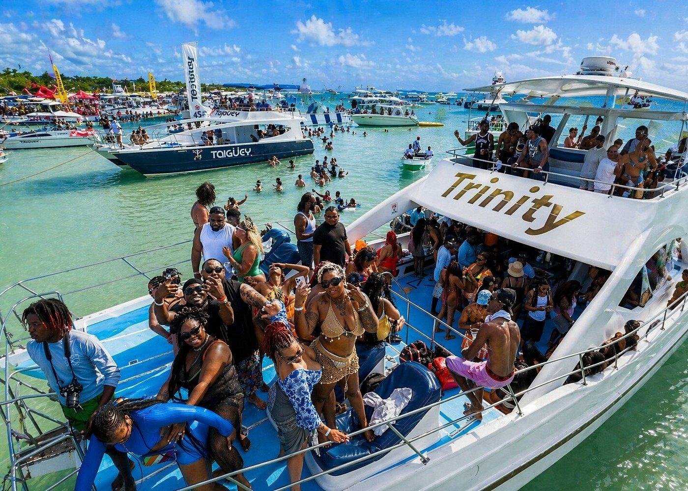 Hip Hop & Afrobeats Party Boat with Open Bar