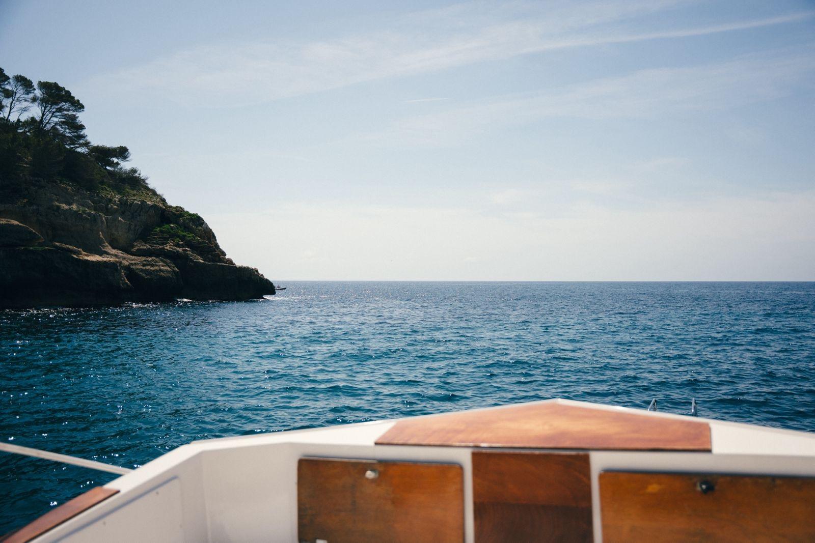 Menorca boat tour — turquoise calas and coastline from the water — image 12