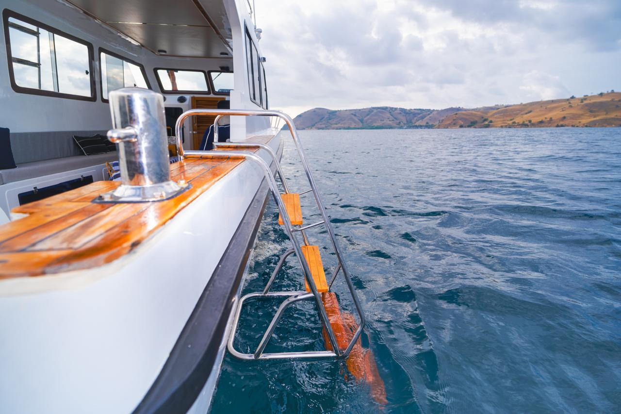 Labuan Bajo: Full-Day Komodo National Park Explorer