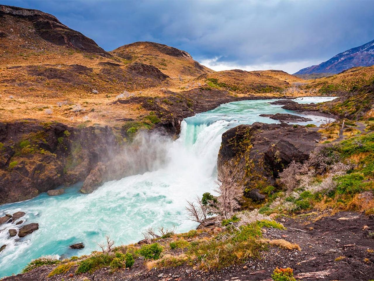 Torres del Paine & Grey Glacier Full-Day Tour from Punta Arenas