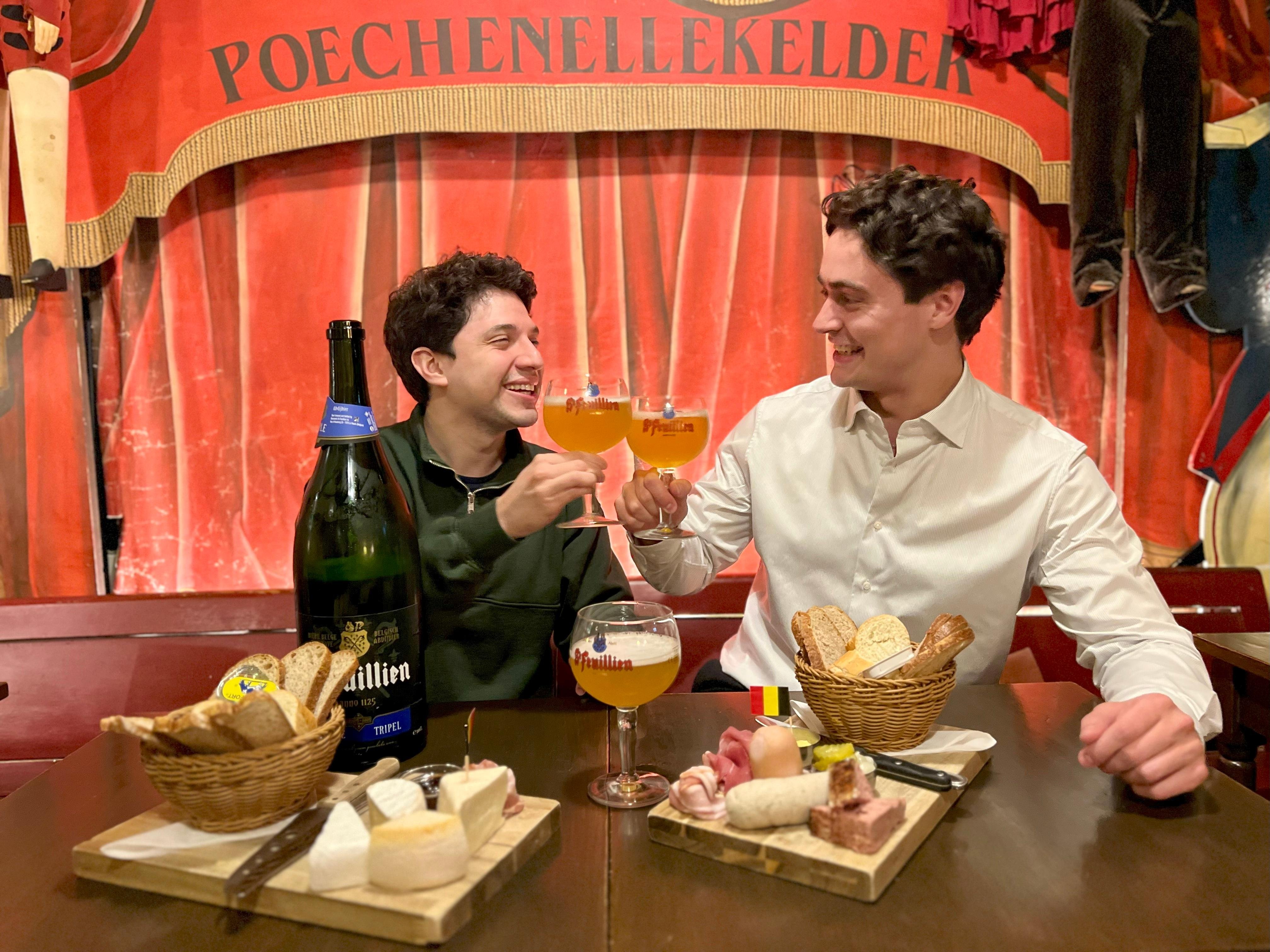 Brussels Food Tour: 10 Tastings with Waffles, Beer & Chocolate