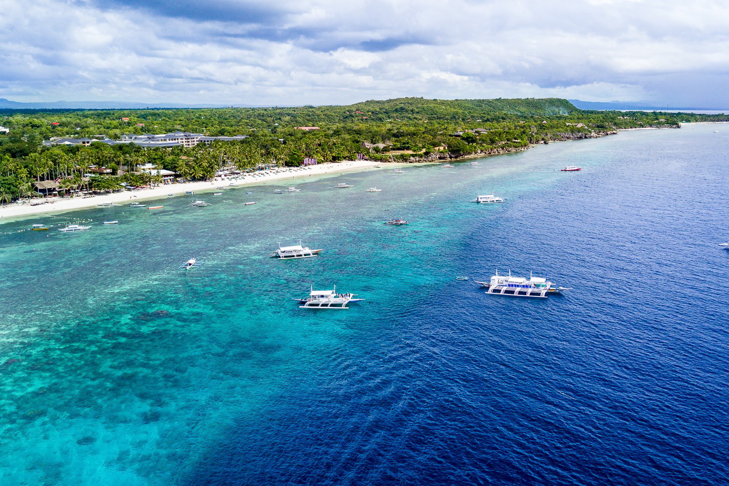 Bohol Island Day Trip from Cebu: Chocolate Hills, Tarsiers & River Cruise