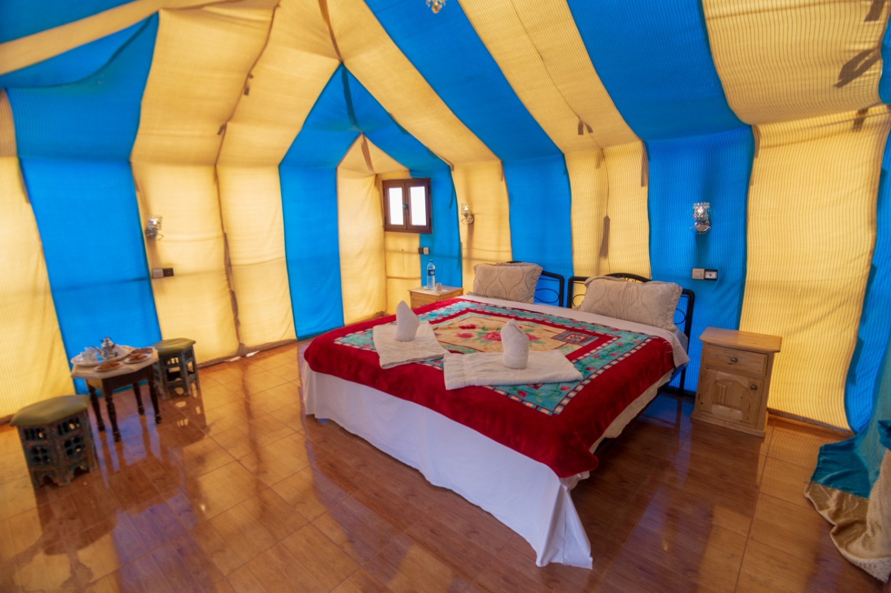 Erg Chebbi Desert Overnight: Camel Ride & Heated Tent Camp