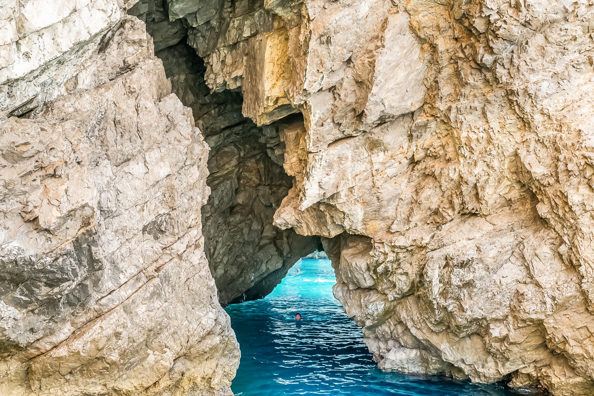 Sorrento: Exclusive Capri Boat Tour and Optional Blue Grotto — image 11