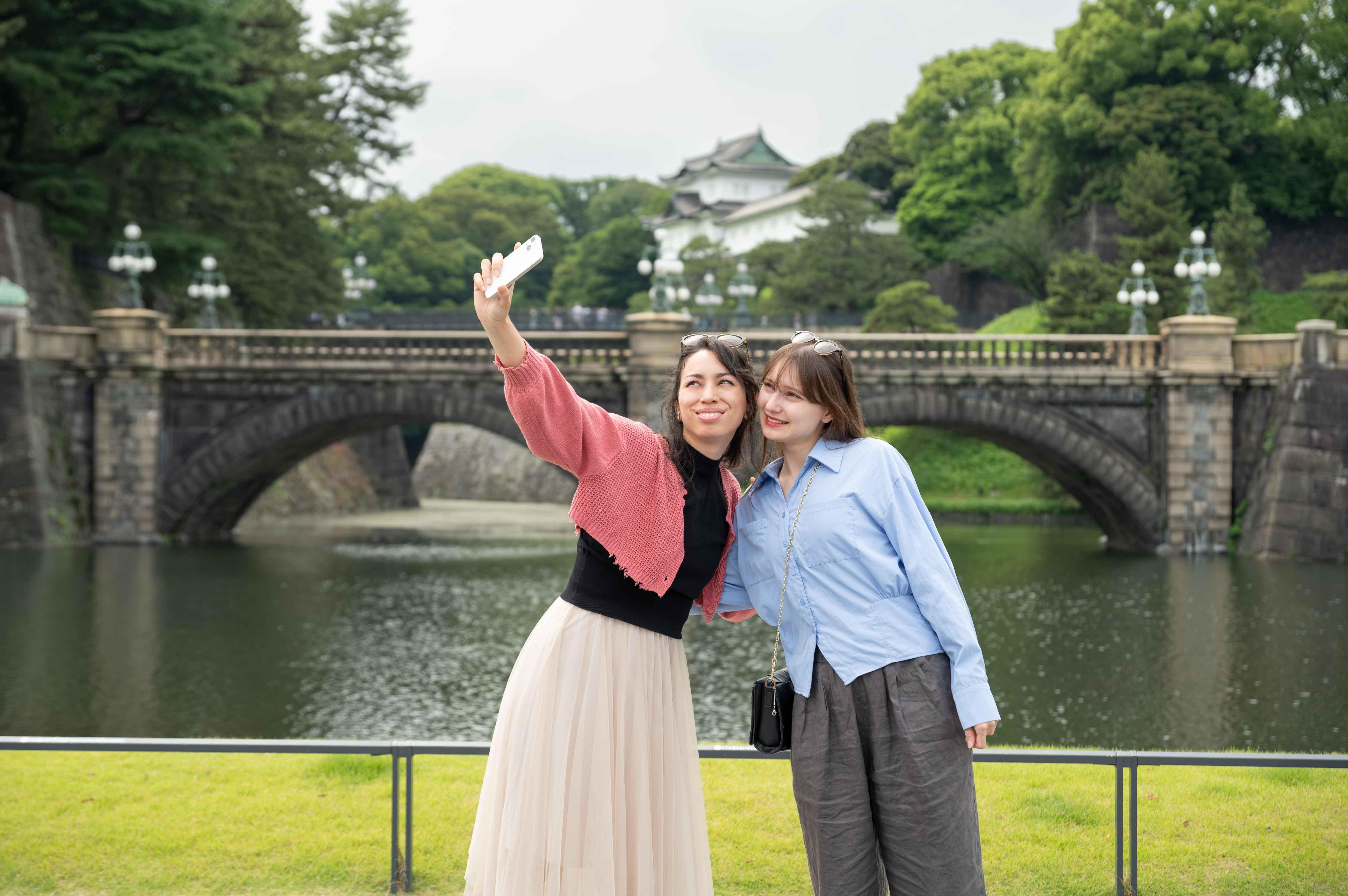 Tokyo: Imperial Palace, Sensō-ji Temple, & Tokyo Tower Tour