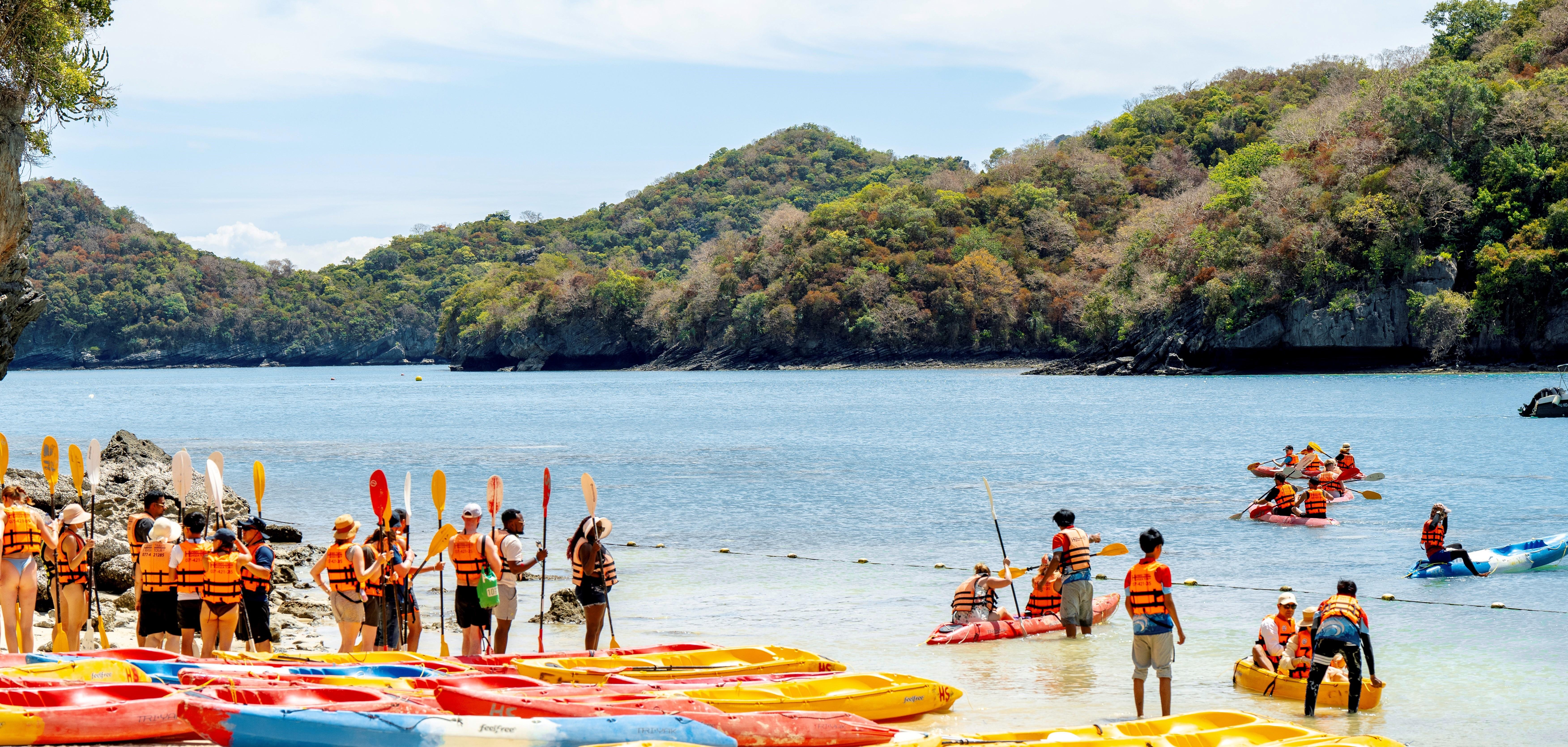 Mu Ko Ang Thong National Park Cruise & Optional Kayaking