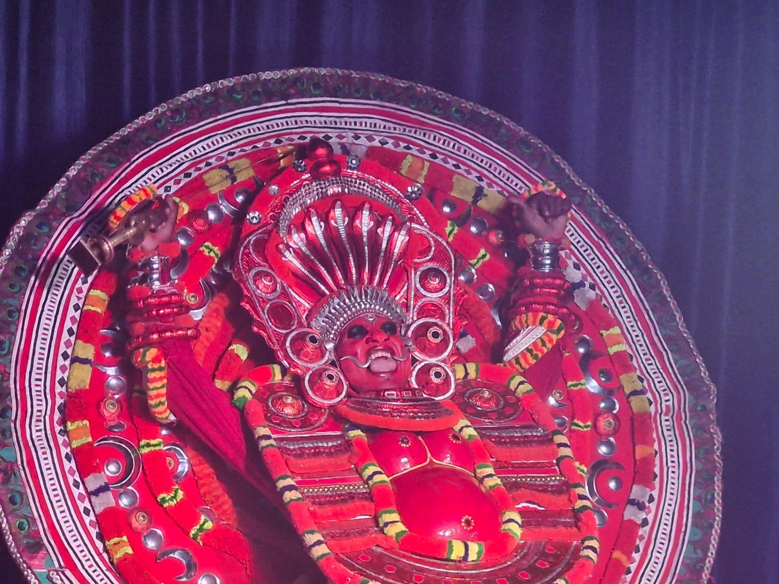 Kochi Evening Showcase: Kathakali, Theyyam, and Kalaripayattu