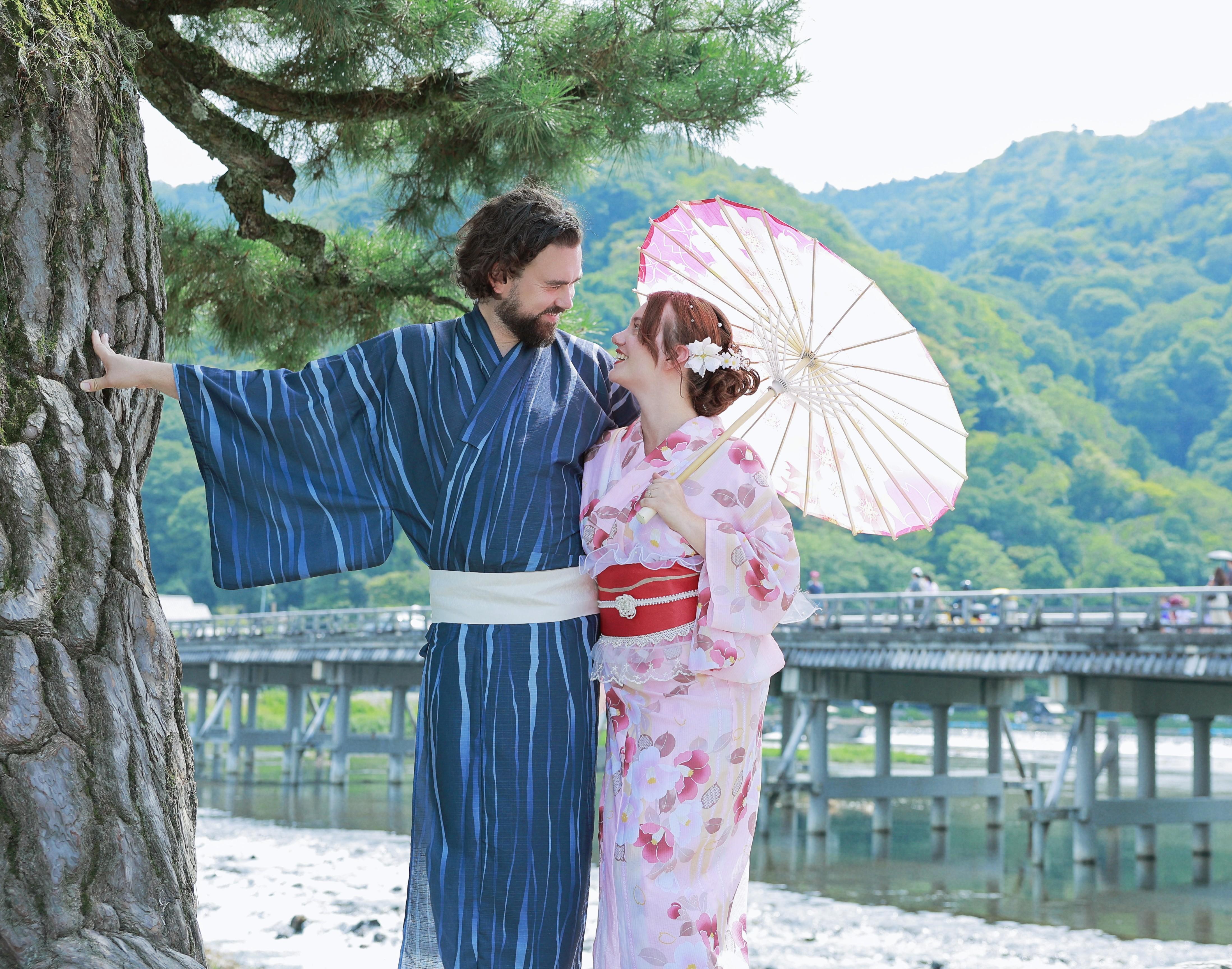 Aluguel de Kimono em Arashiyama com Penteado de Cortesia