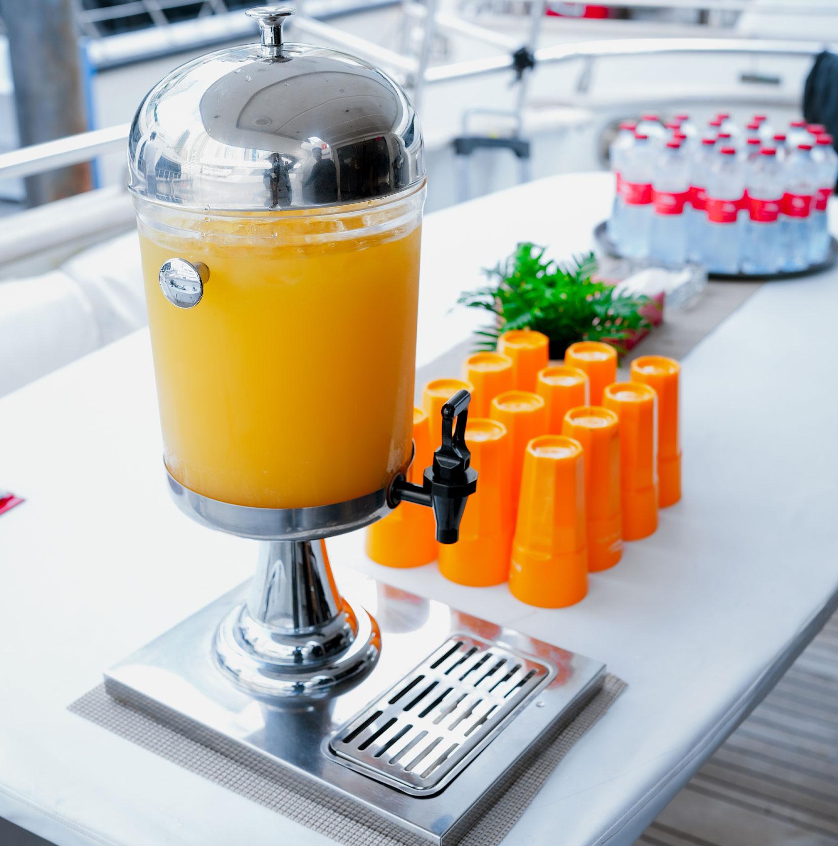 Dubai Marina Yacht Cruise with Drinks & Skyline Views
