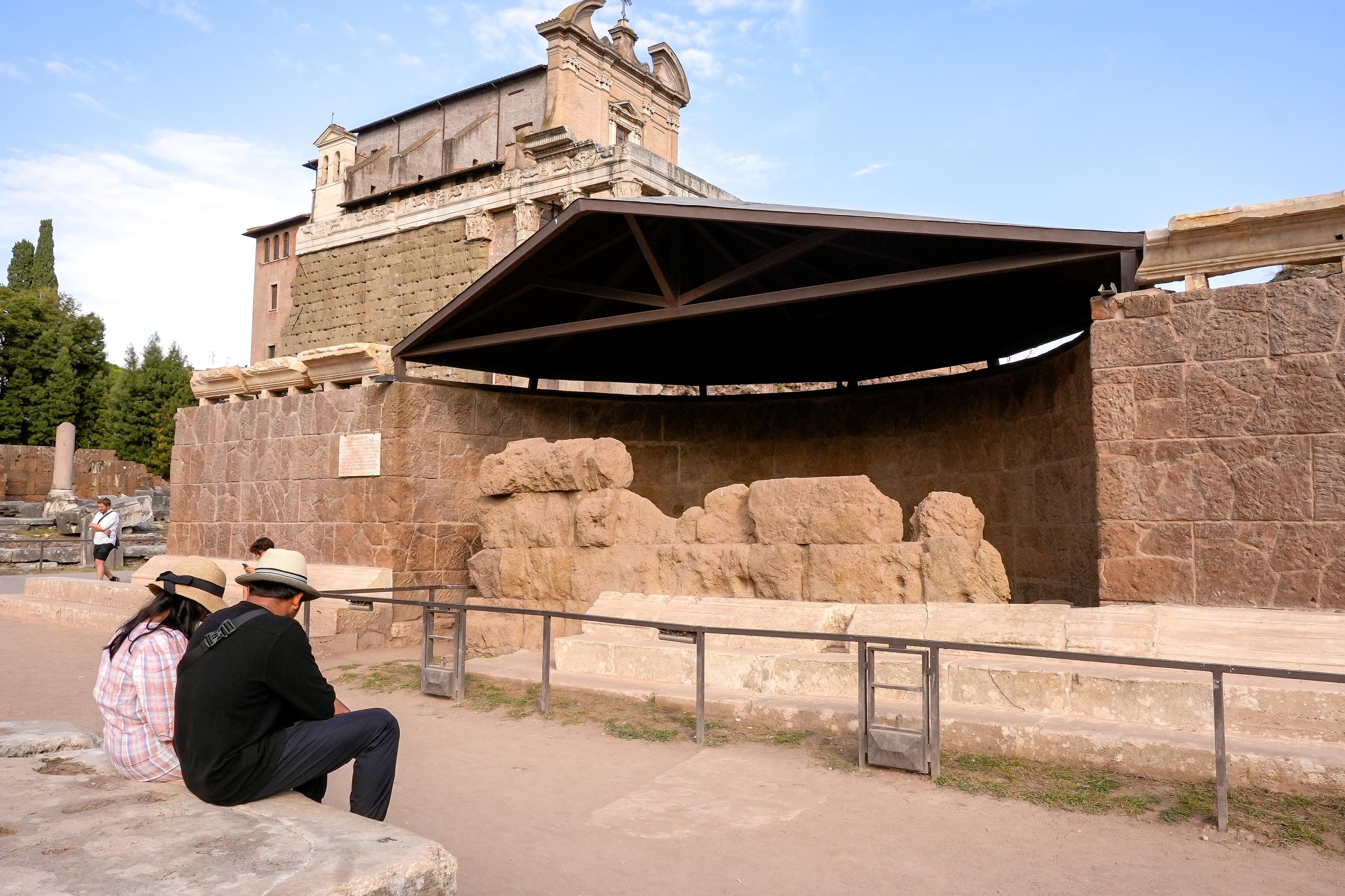 Colosseum Arena Floor, Forum & Palatine Hill Guided Experience