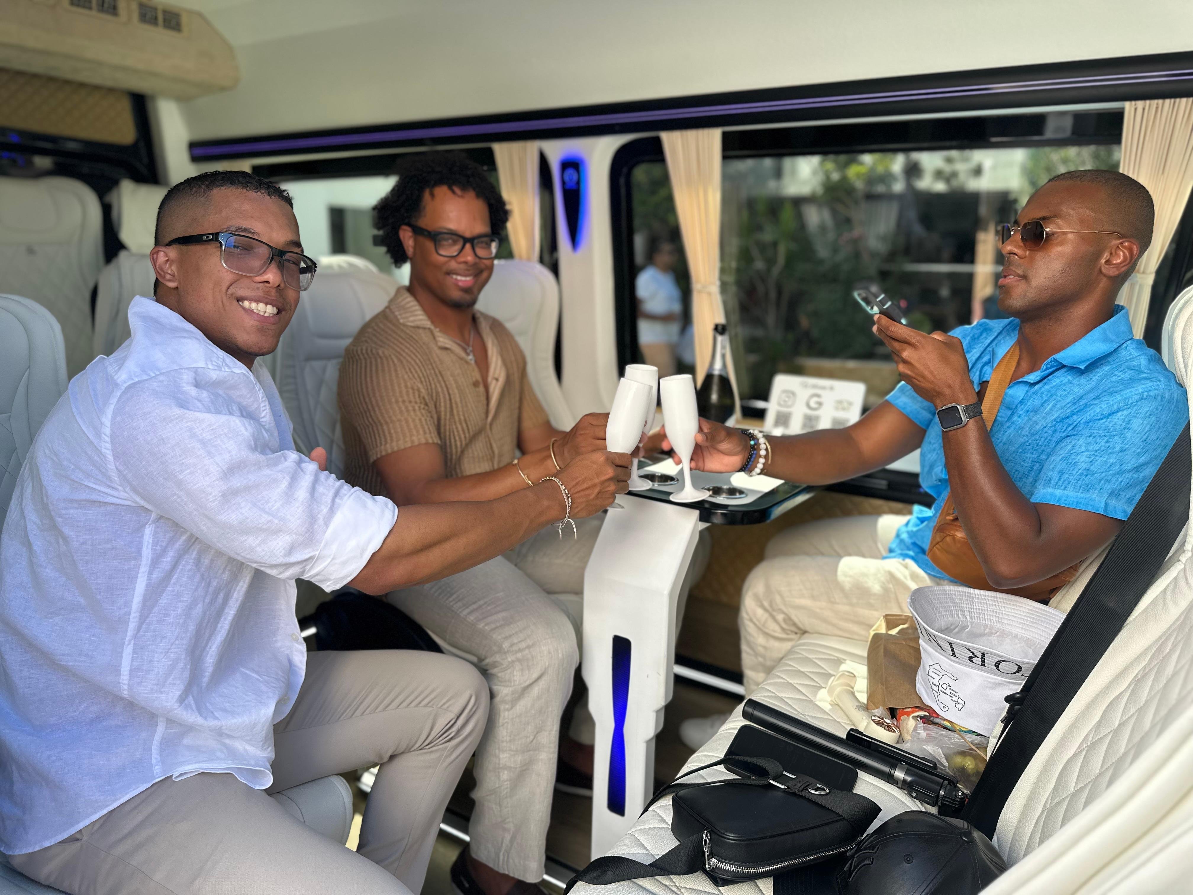 Santorini Private Tour with Local Driver – Flexible 3-8 Hours