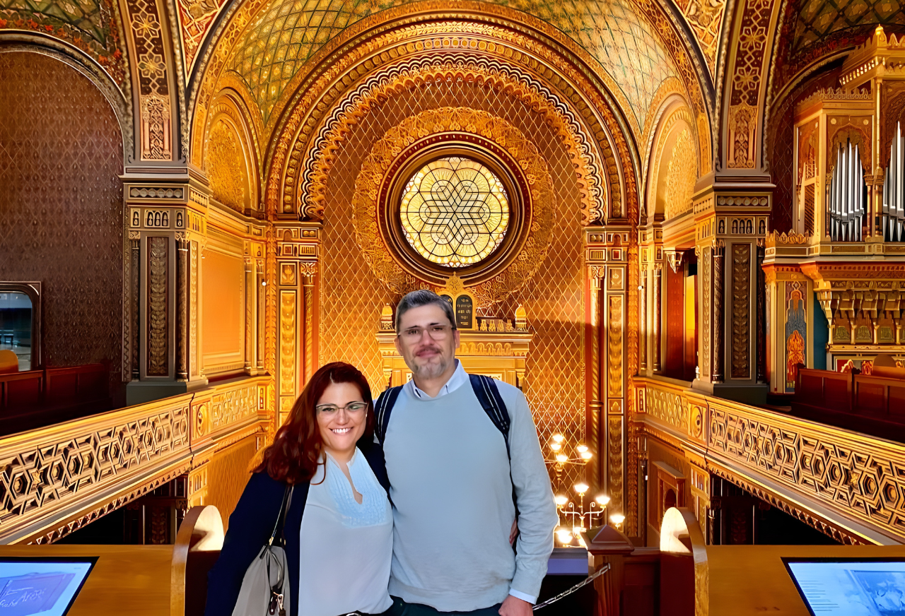 Jewish Quarter Walking Tour with Cemetery & Synagogue Access