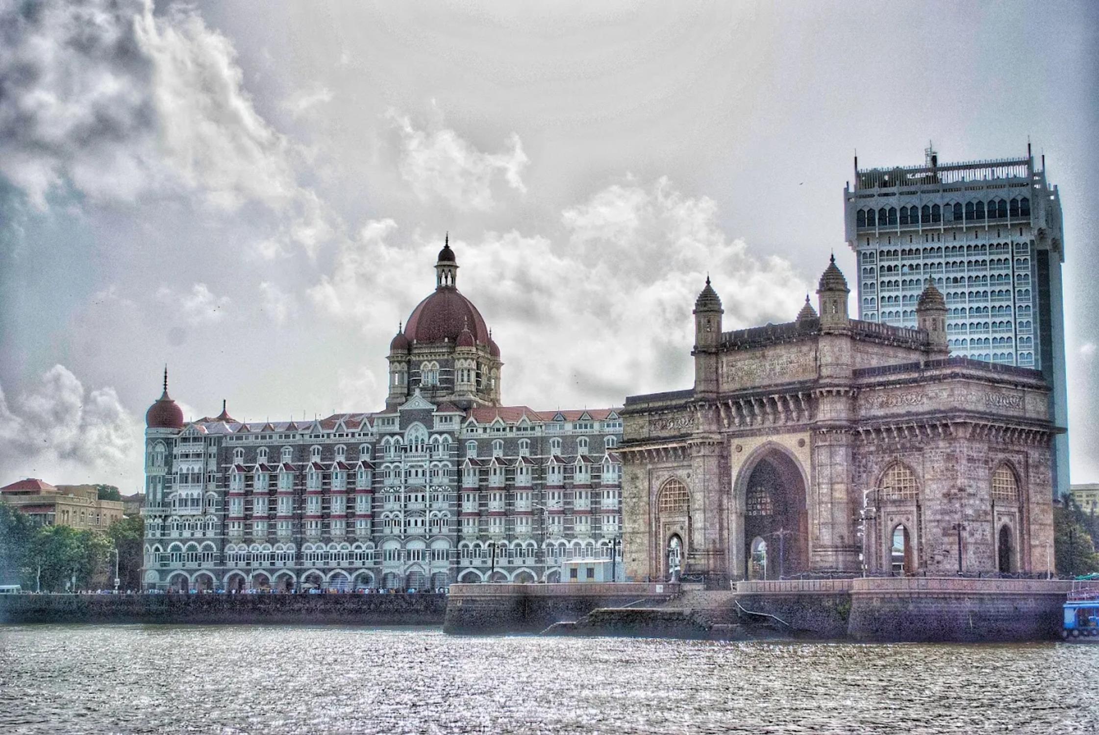 Mumbai Full-Day Private Sightseeing Tour: Culture, History & Architecture
