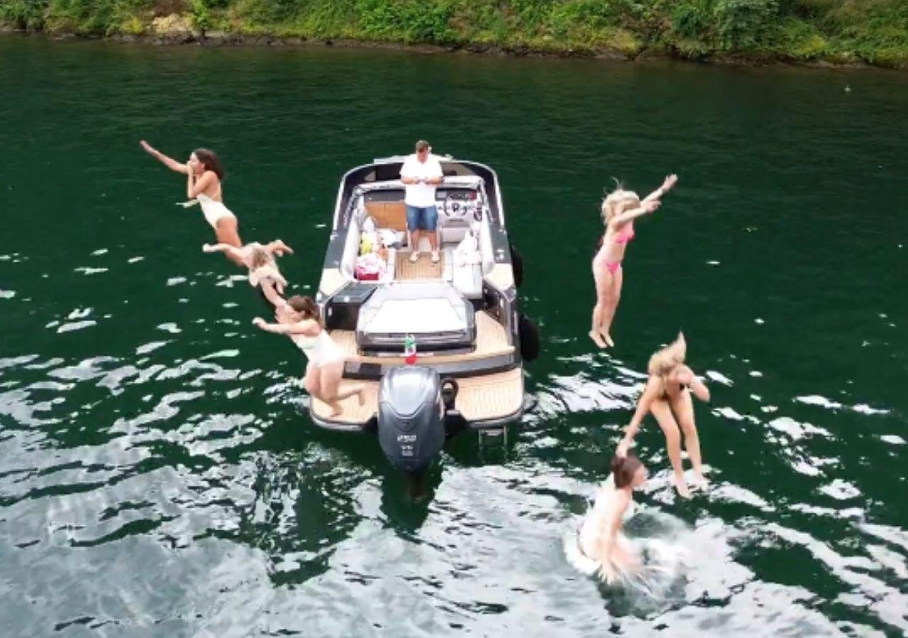 Lake Como Luxury Sunset Boat Tour with Captain