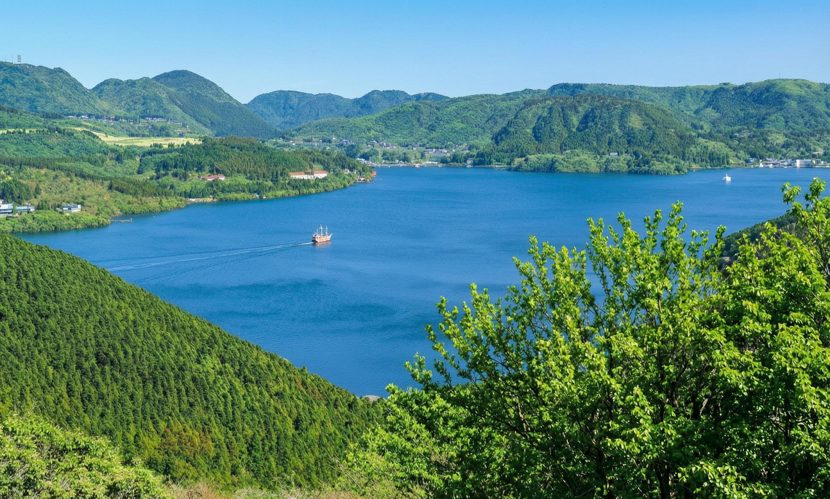 Hakone & Enoshima Day Tour: Ropeway, Pirate Ship & Mt. Fuji Views