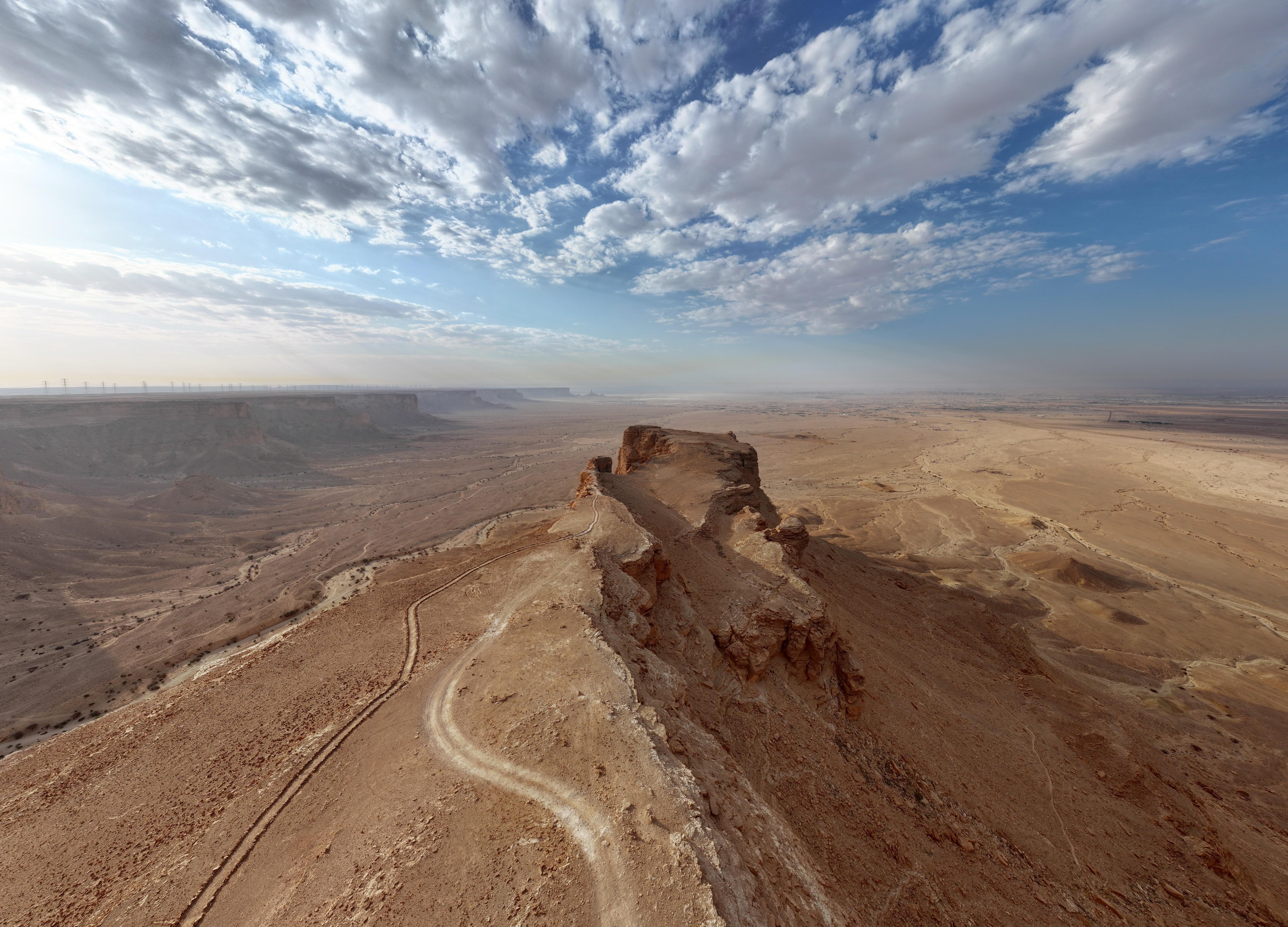 Edge of the World & Darb Al-Manjoor Desert Expedition