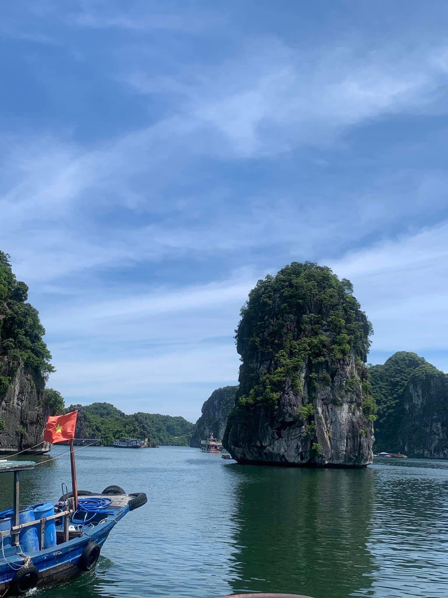 Cat Ba: Lan Ha and Ha Long Bay Boat Tour with Kayaking, Cave - 2026 (Verified Reviews)